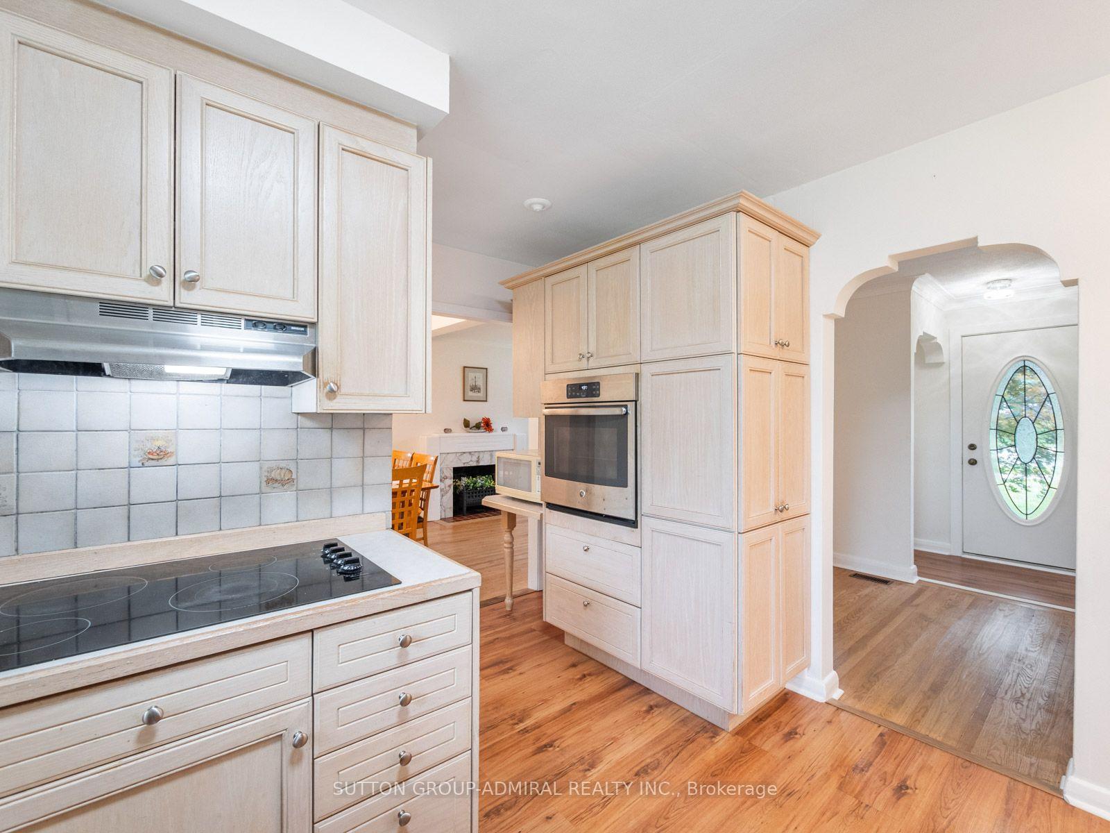 Photo 11 of 261 Carol Avenue, Newmarket, Central Newmarket — HOMEH