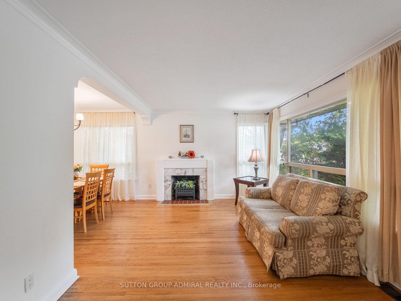 Photo 12 of 261 Carol Avenue, Newmarket, Central Newmarket — HOMEH
