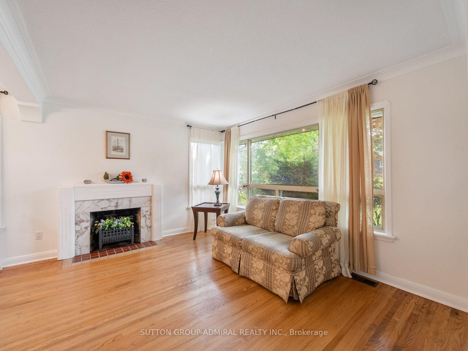Photo 13 of 261 Carol Avenue, Newmarket, Central Newmarket — HOMEH