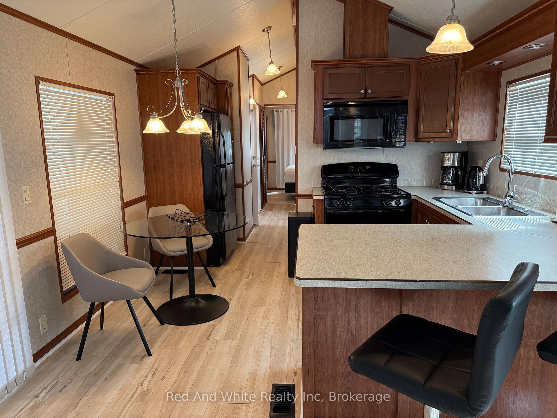 Photo 10 of 103 Madawaska Trail, Wasaga Beach — HOMEH