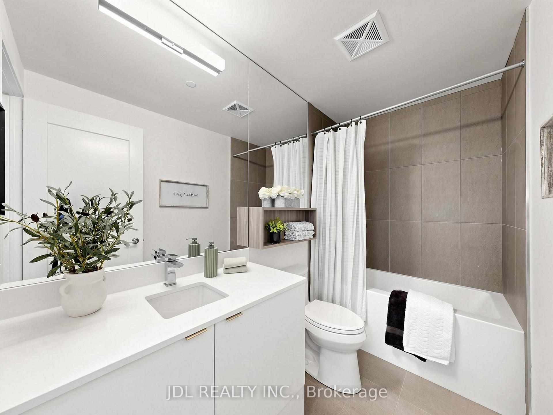 Photo 17 of Unit 2005, 70 Princess Street, Toronto, Waterfront Communities — HOMEH