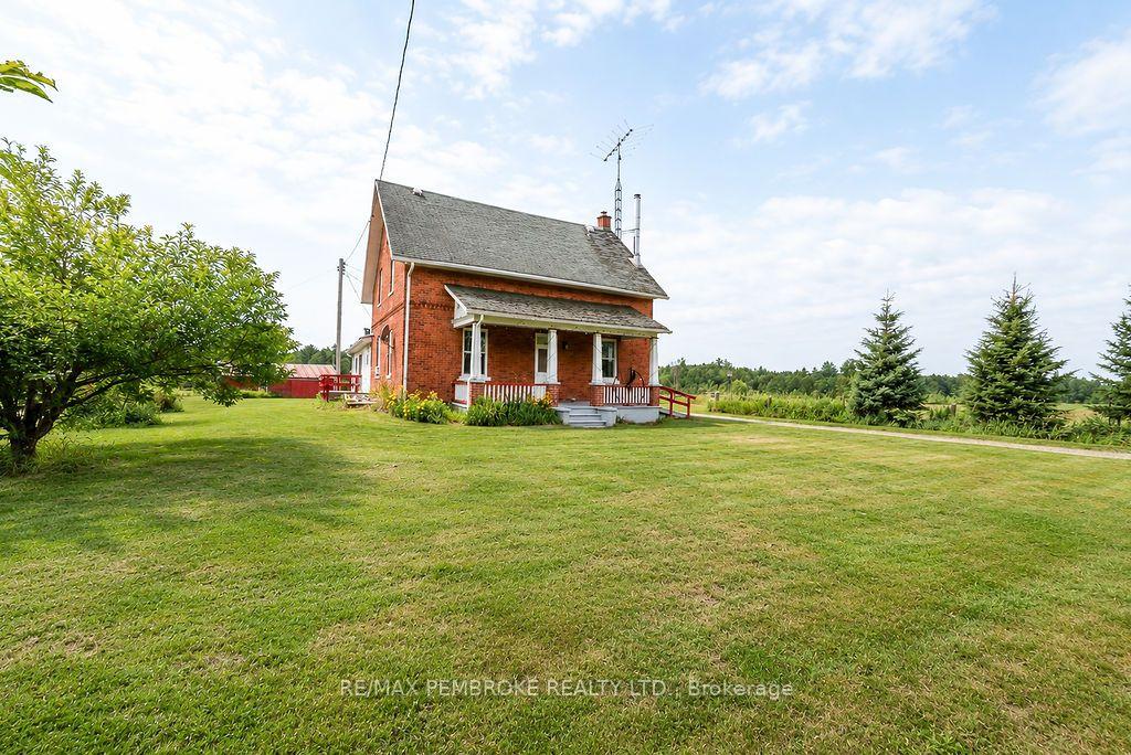 Front of 601 Silver Lake Road