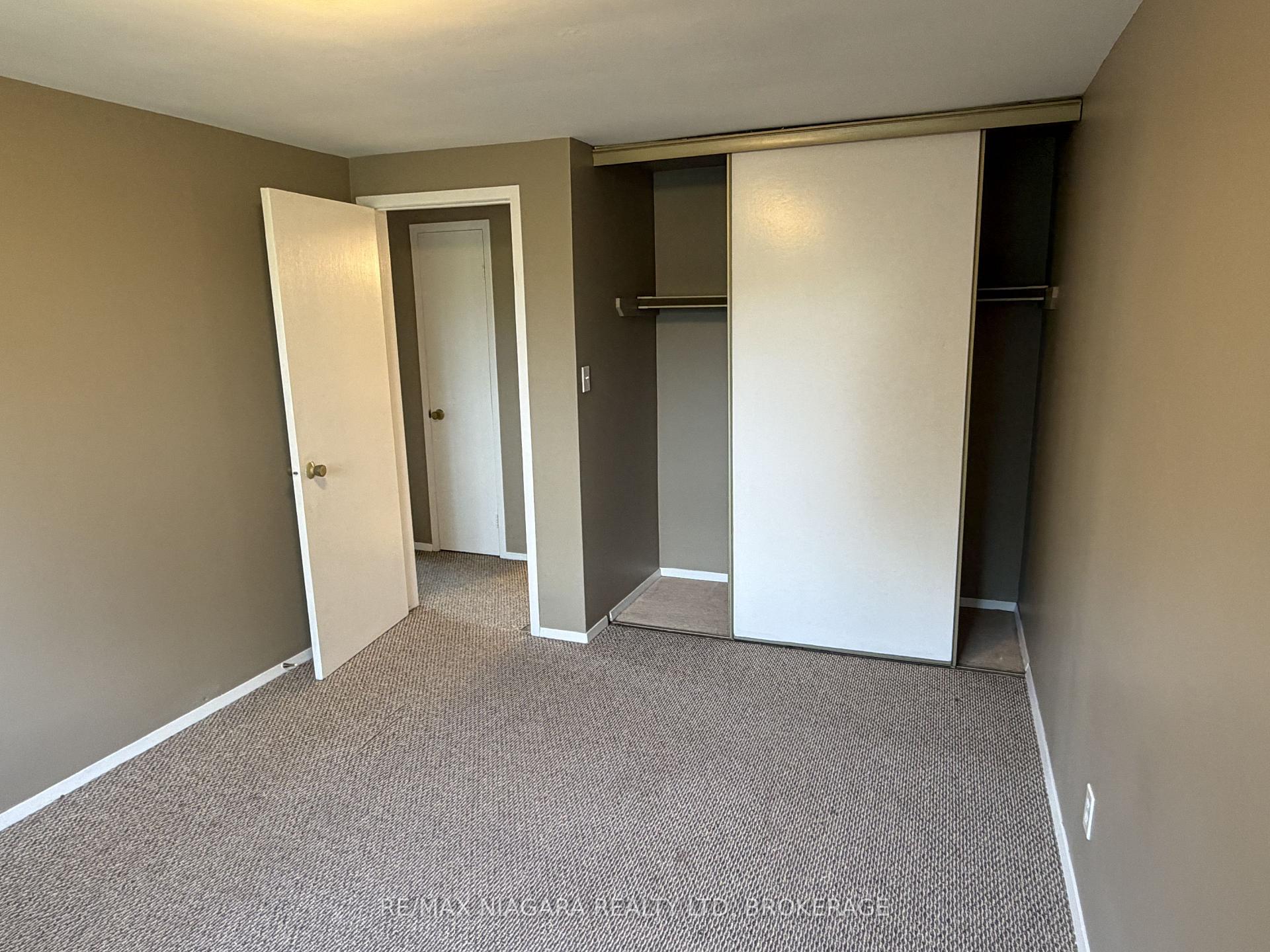 Photo 6 of Unit 4, 21 Woodlawn Road, Welland, N. Welland — HOMEH