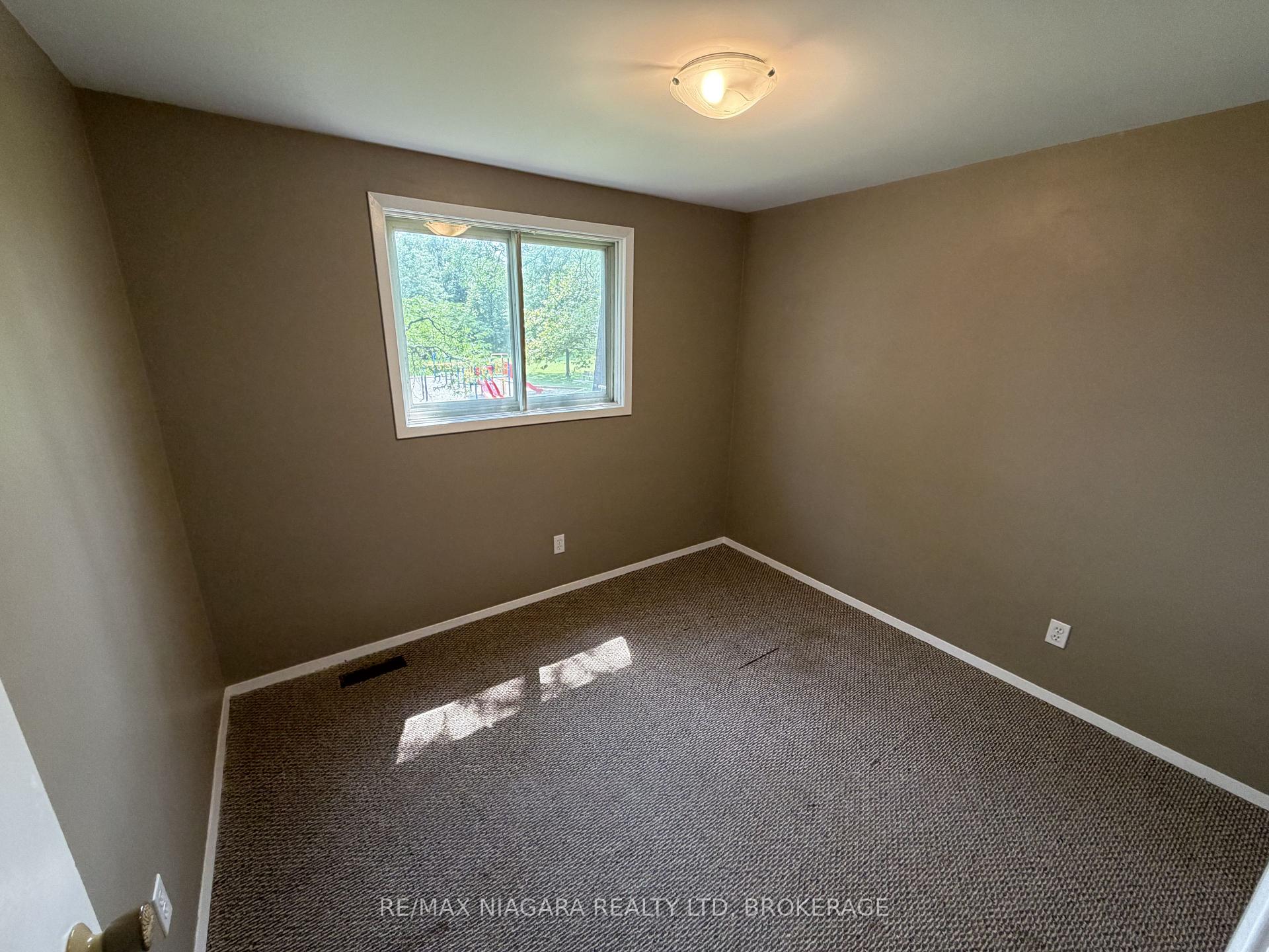 Photo 7 of Unit 4, 21 Woodlawn Road, Welland, N. Welland — HOMEH