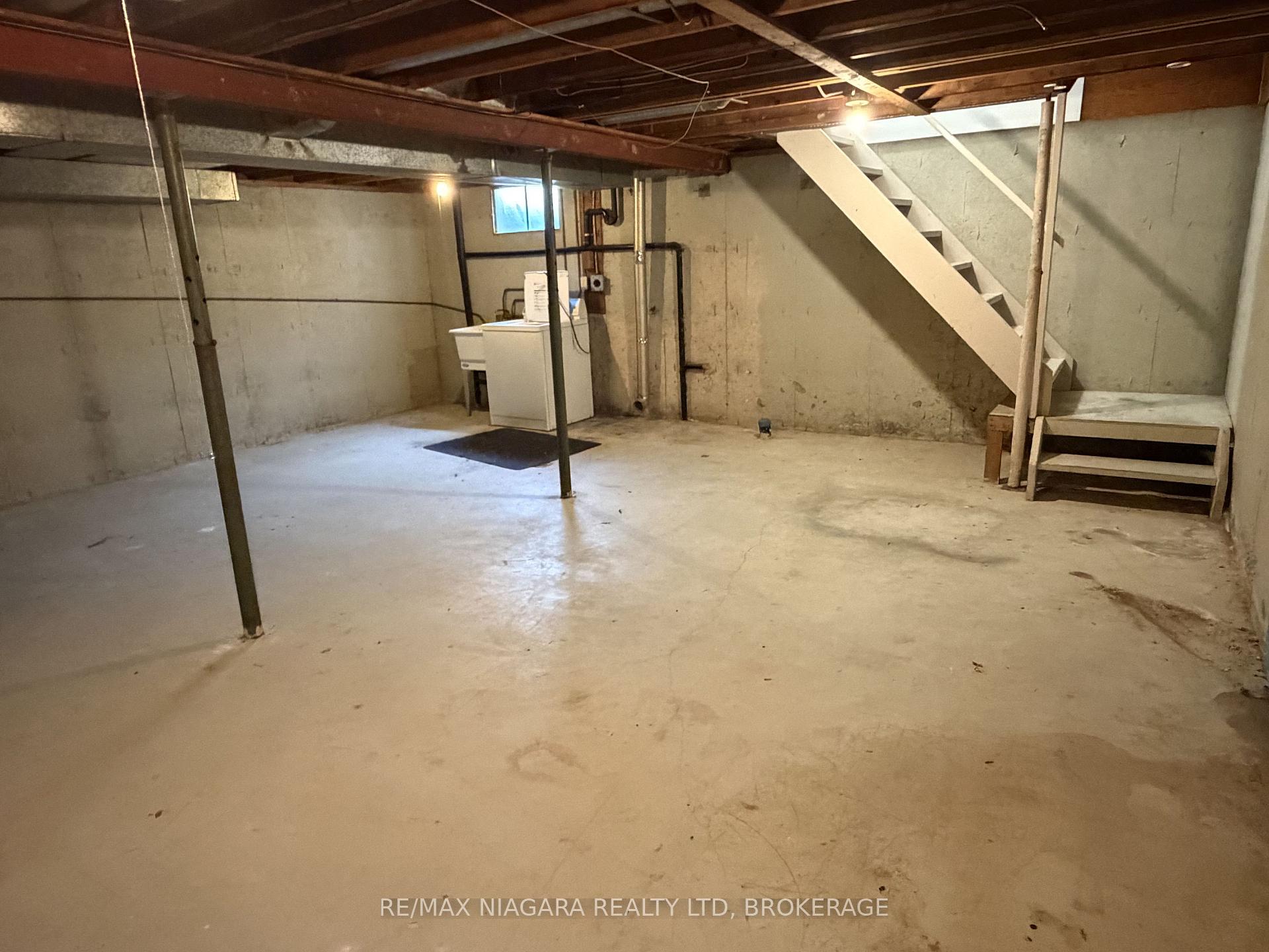 Photo 10 of Unit 4, 21 Woodlawn Road, Welland, N. Welland — HOMEH