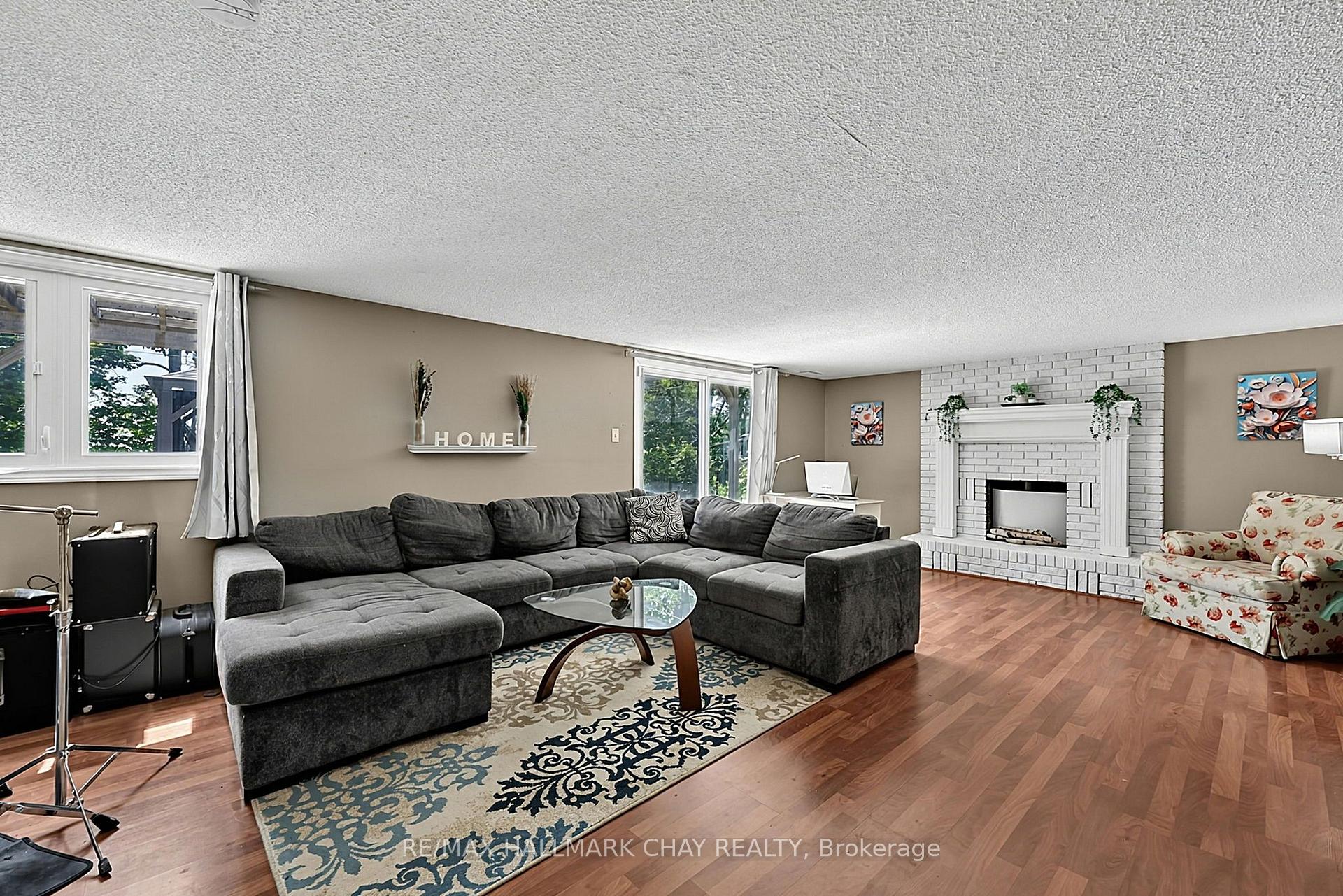 Photo 15 of 73 Browning Trail, Barrie, Letitia Heights — HOMEH
