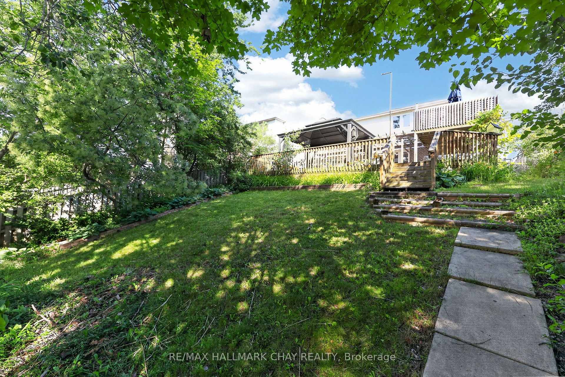 Photo 22 of 73 Browning Trail, Barrie, Letitia Heights — HOMEH