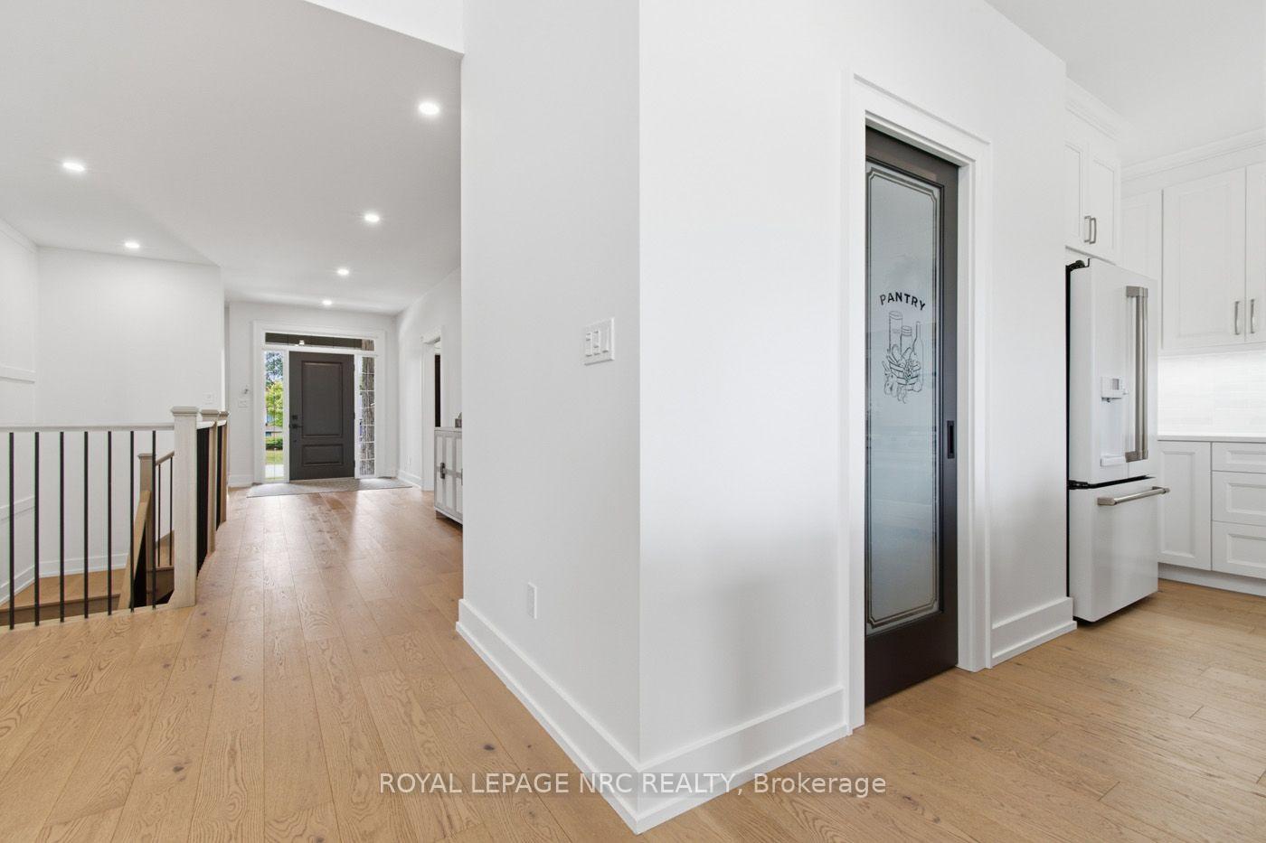 Photo 7 of 701 Buffalo Road, Fort Erie, Crescent Park — HOMEH