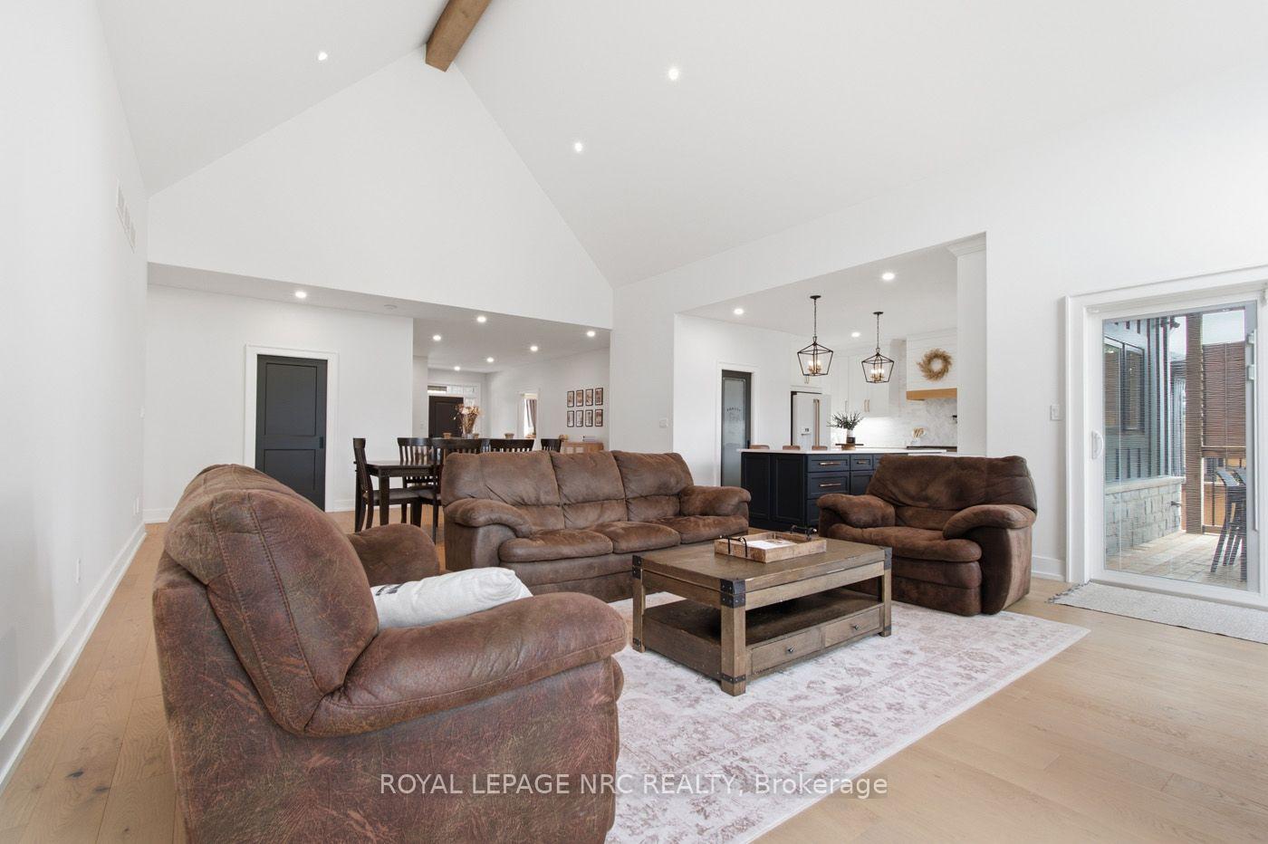 Photo 13 of 701 Buffalo Road, Fort Erie, Crescent Park — HOMEH