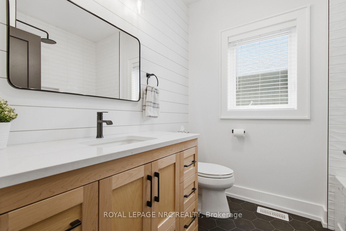 Photo 18 of 701 Buffalo Road, Fort Erie, Crescent Park — HOMEH