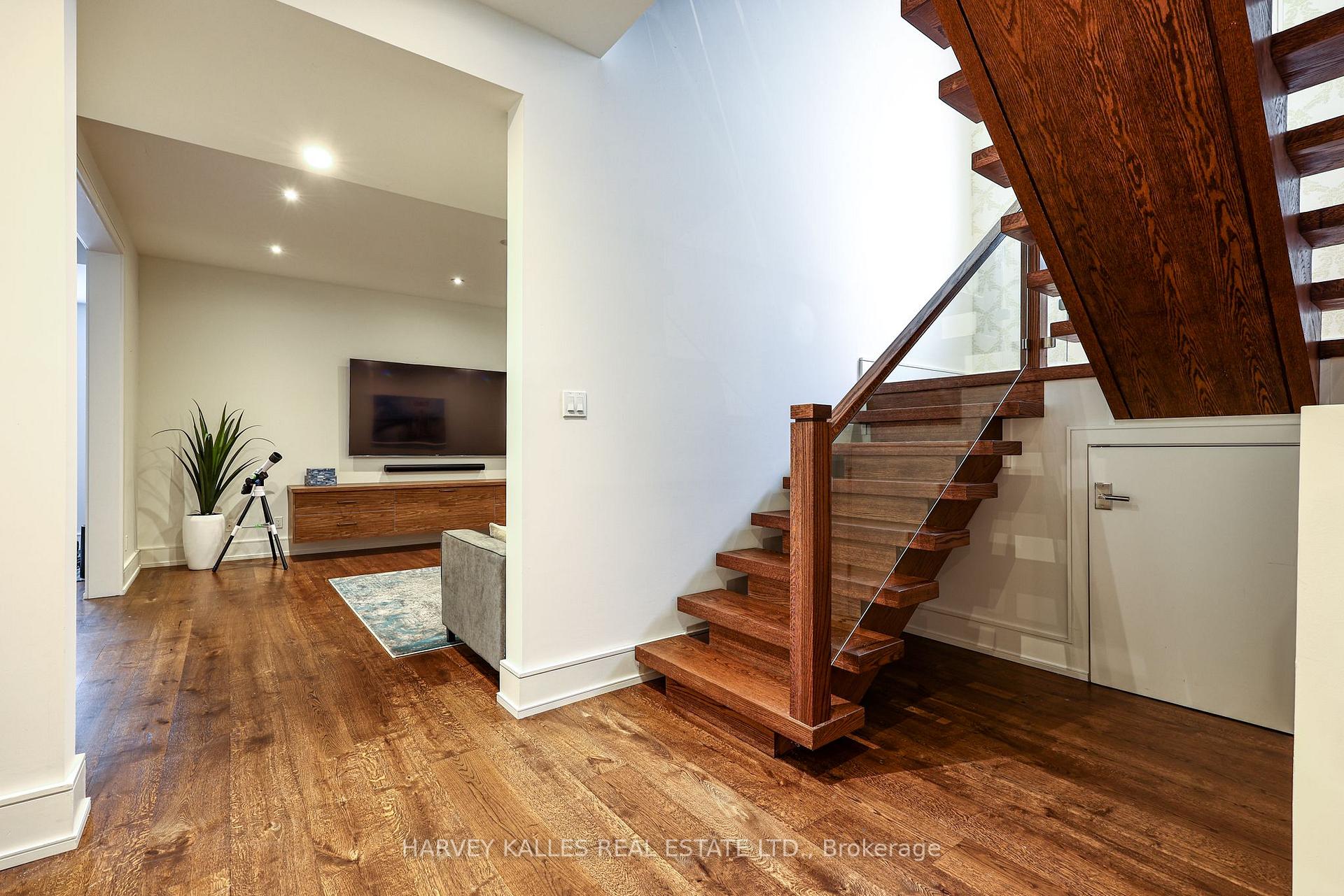 Photo 41 of 67 Dunblaine Avenue, Toronto, Bedford Park-Nortown — HOMEH