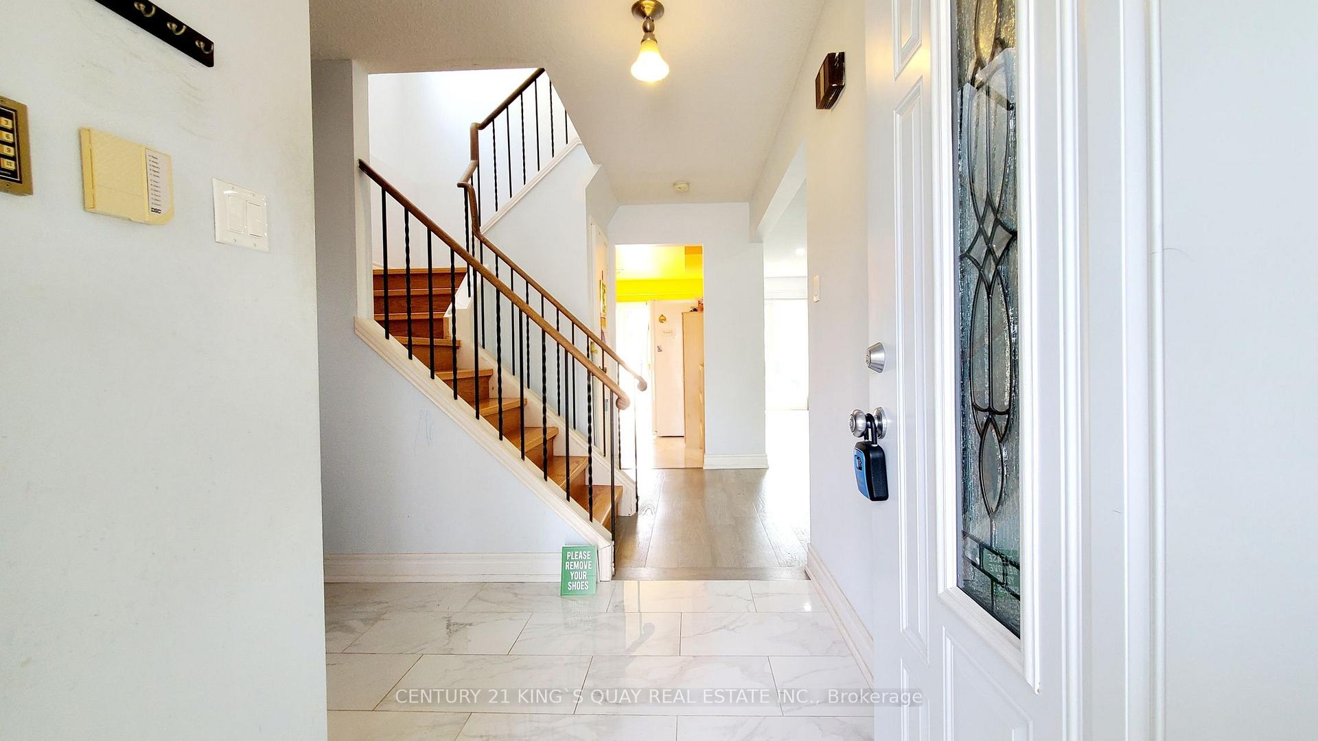 Photo 4 of 51 Carolbreen Square, Scarborough, Agincourt North — HOMEH
