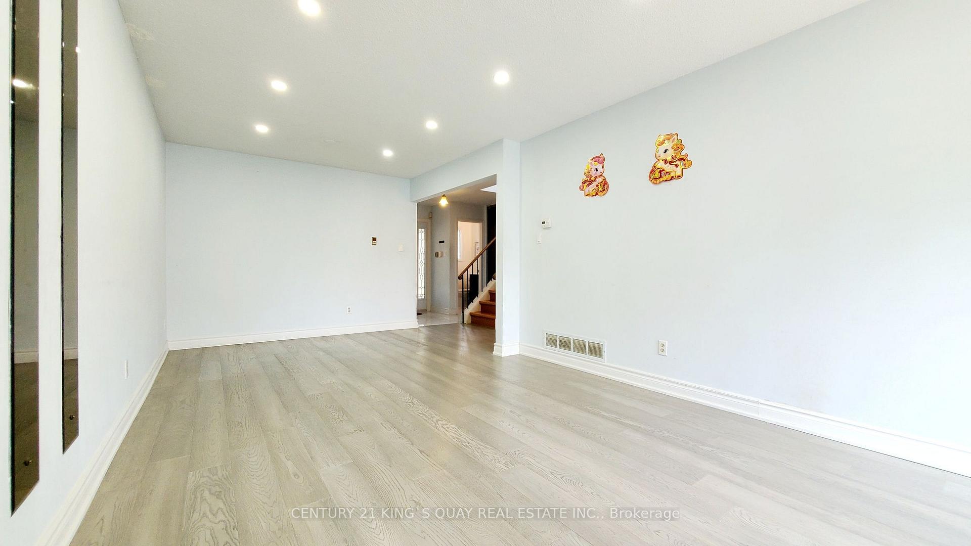 Photo 7 of 51 Carolbreen Square, Scarborough, Agincourt North — HOMEH