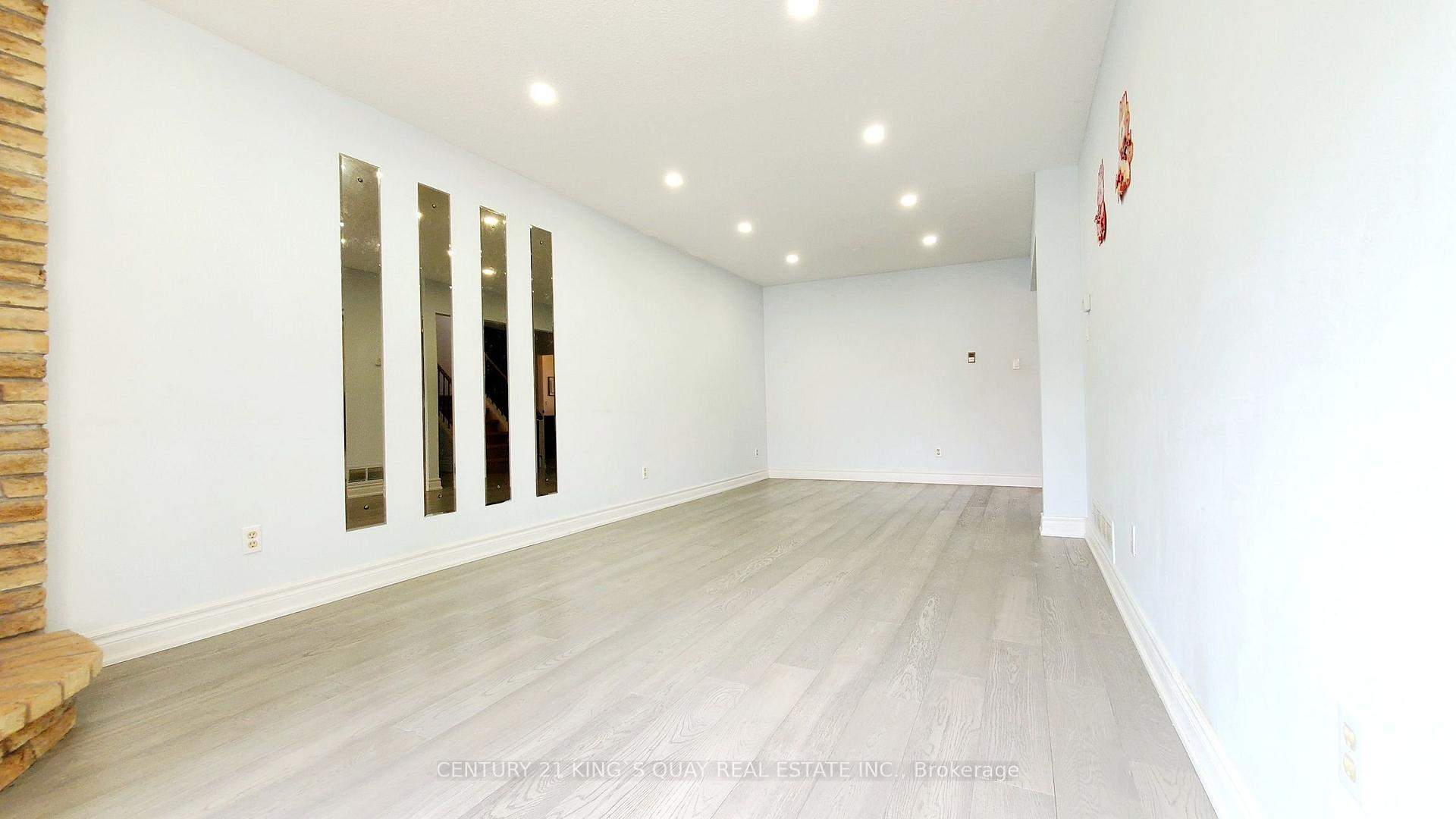 Photo 8 of 51 Carolbreen Square, Scarborough, Agincourt North — HOMEH