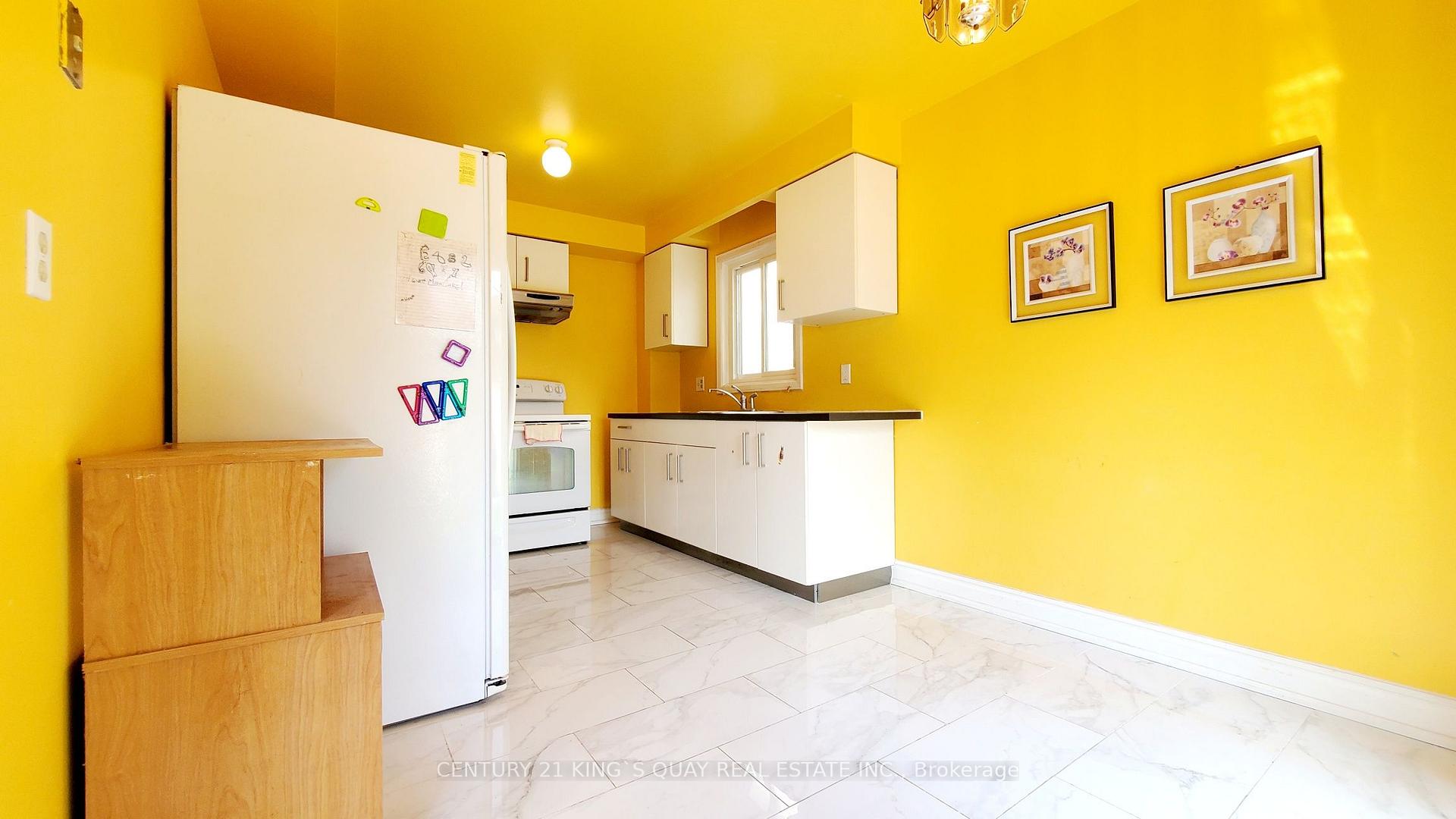 Photo 10 of 51 Carolbreen Square, Scarborough, Agincourt North — HOMEH