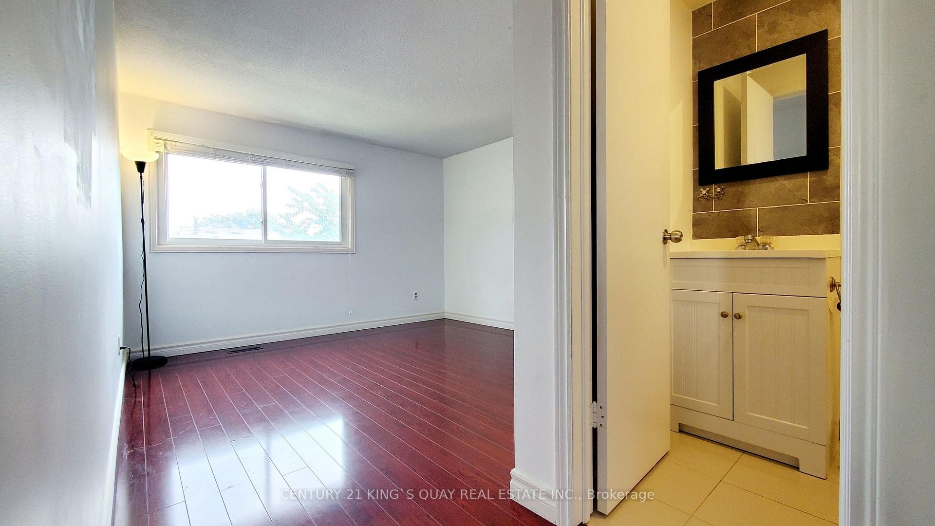 Photo 12 of 51 Carolbreen Square, Scarborough, Agincourt North — HOMEH