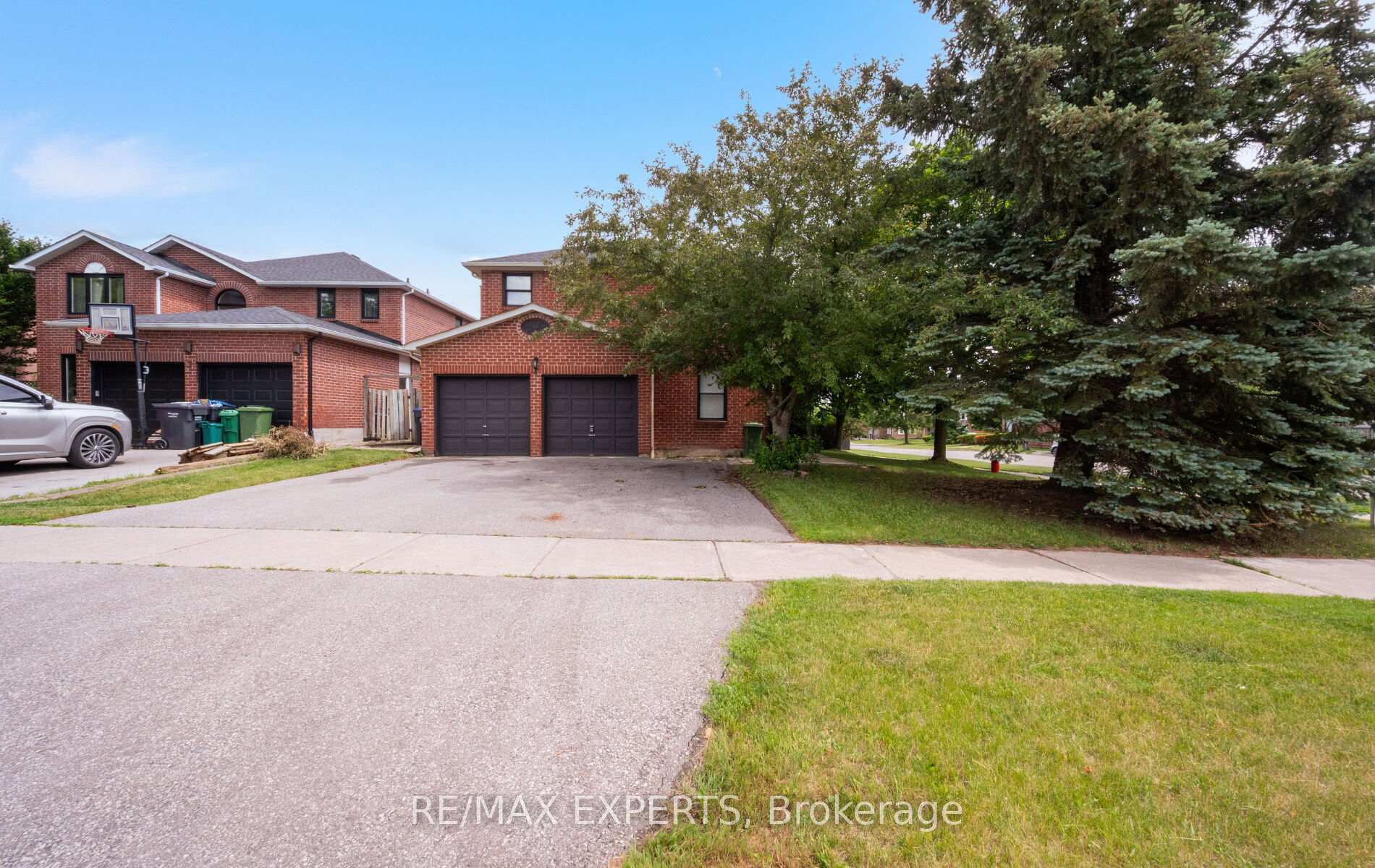 Photo 2 of 1 Goodfellow Crescent, Caledon, Bolton North — HOMEH