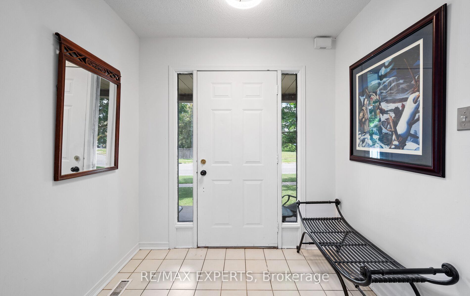 Photo 5 of 1 Goodfellow Crescent, Caledon, Bolton North — HOMEH