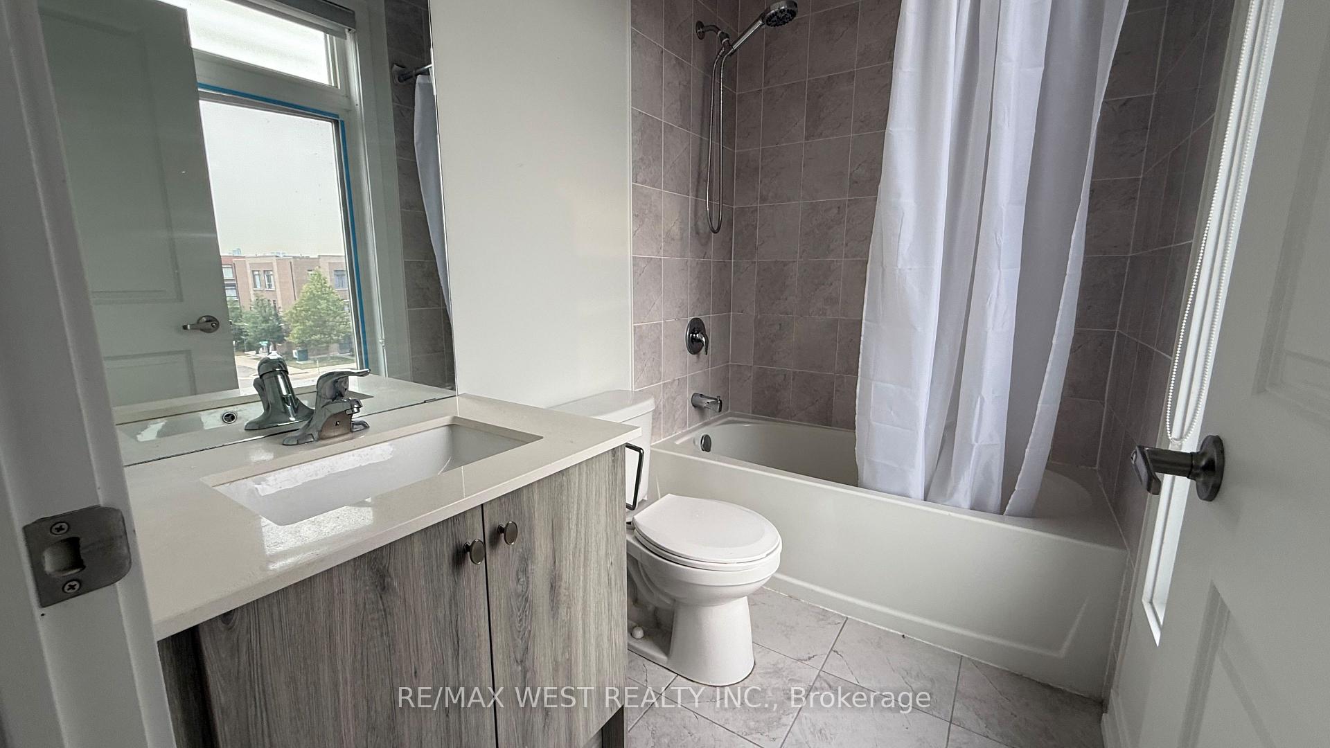 Photo 39 of 2 Lochlin Street, Vaughan, Vaughan Grove — HOMEH