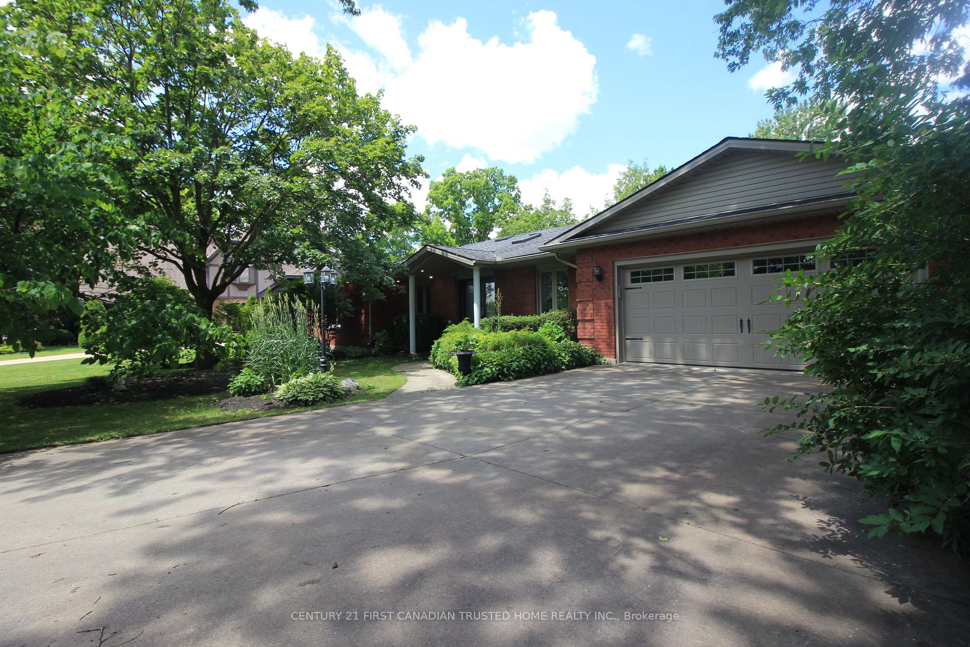 Photo 2 of 27 Croydon Drive, Middlesex Centre, Arva — HOMEH
