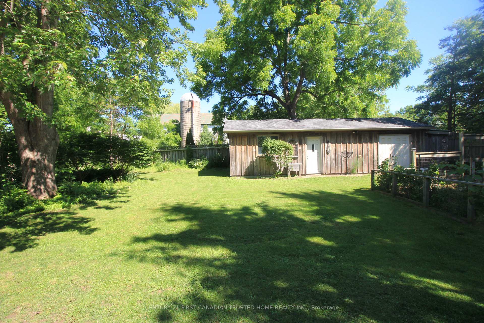 Photo 21 of 27 Croydon Drive, Middlesex Centre, Arva — HOMEH