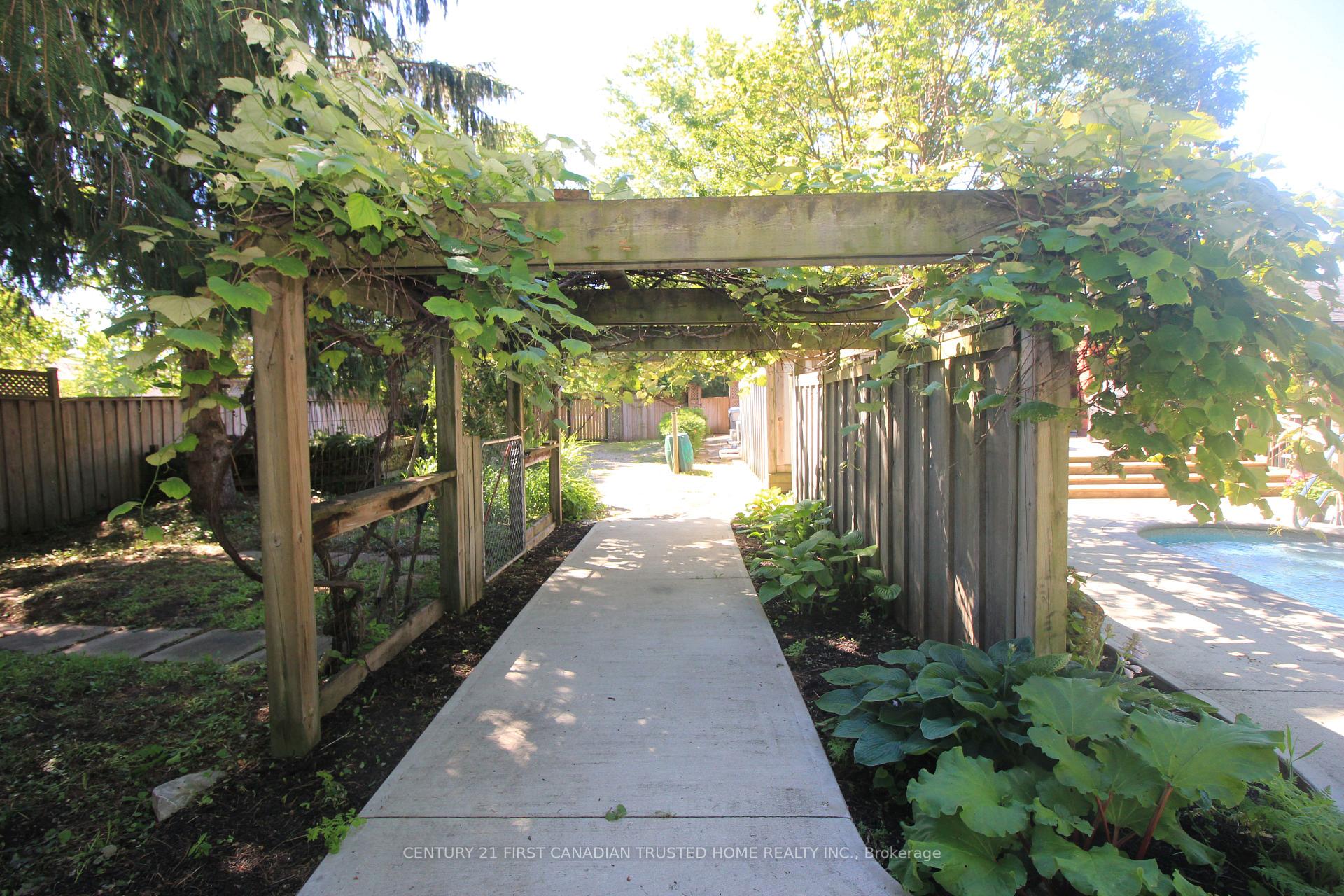 Photo 22 of 27 Croydon Drive, Middlesex Centre, Arva — HOMEH