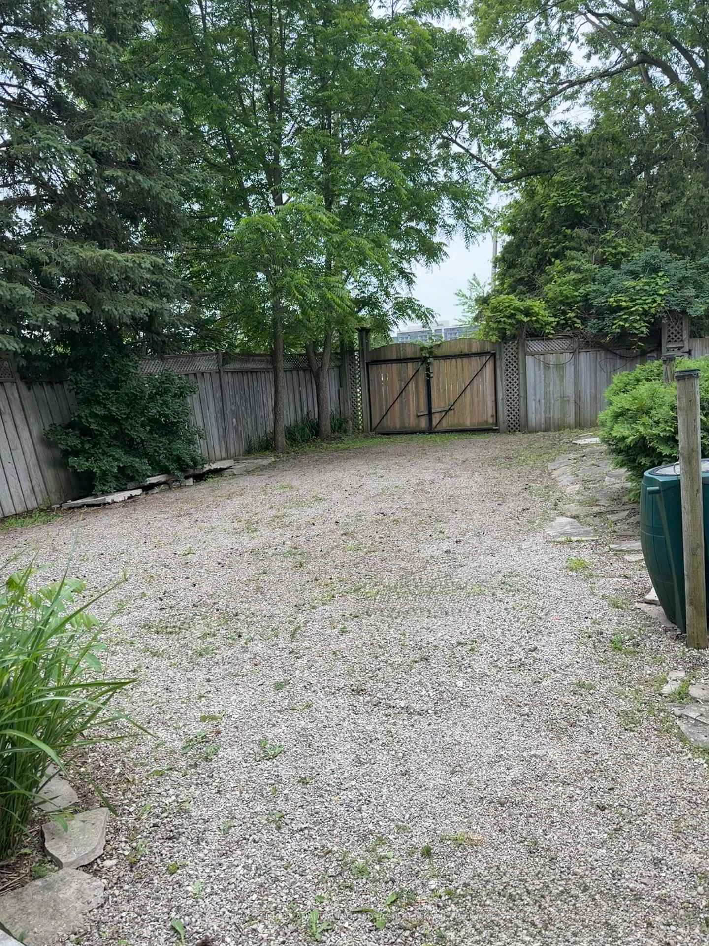 Photo 24 of 27 Croydon Drive, Middlesex Centre, Arva — HOMEH
