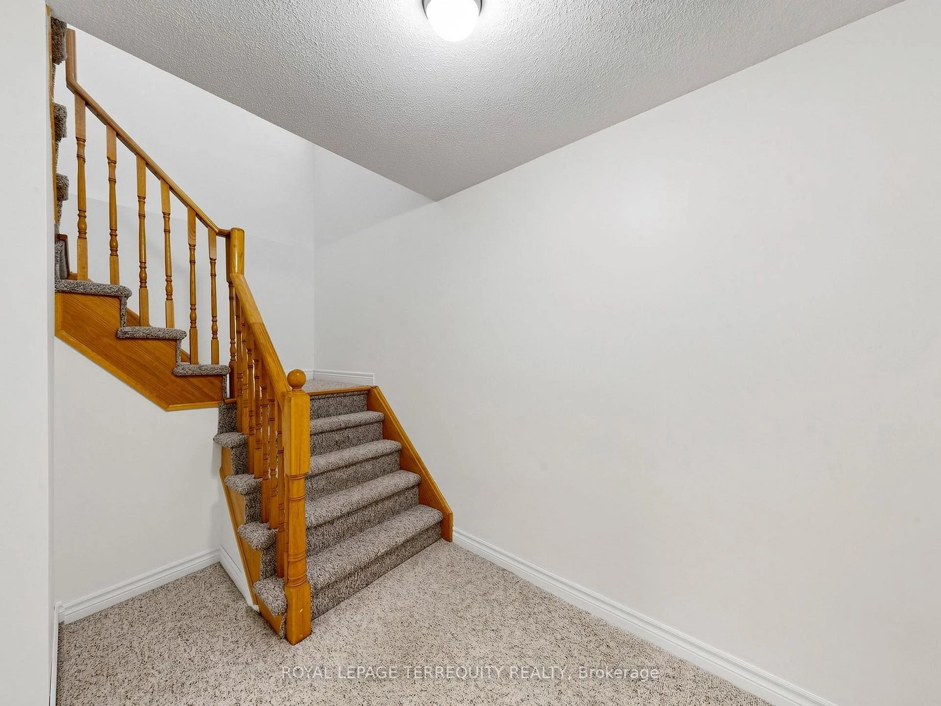 Photo 87 of 19 Johnson Crescent, Halton Hills, Georgetown — HOMEH