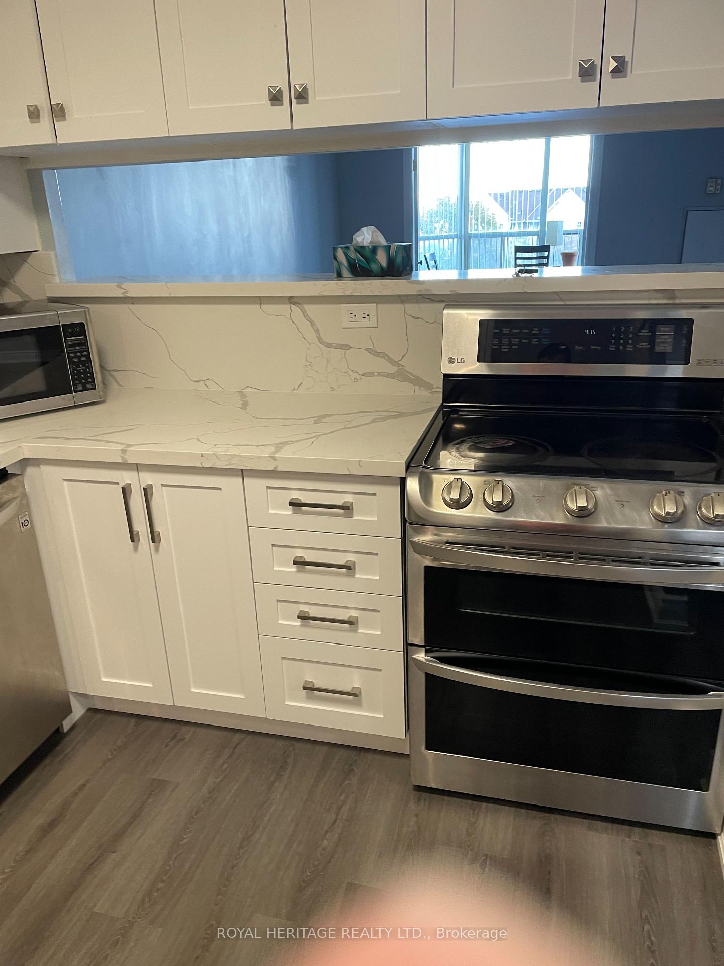 Photo 5 of Unit 402, 1890 Valley Farm Road, Pickering, Town Centre — HOMEH