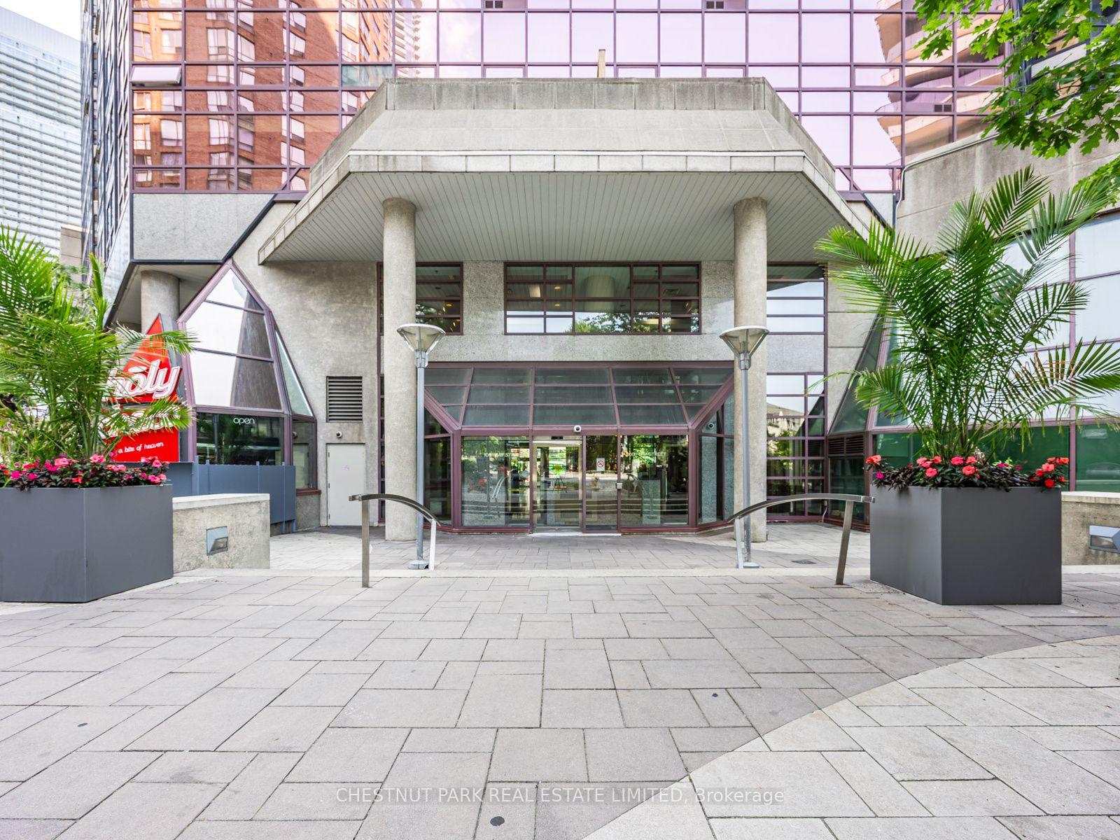 Photo 1 of Unit 1408, 1001 Bay Street, Toronto, Bay Street Corridor — HOMEH