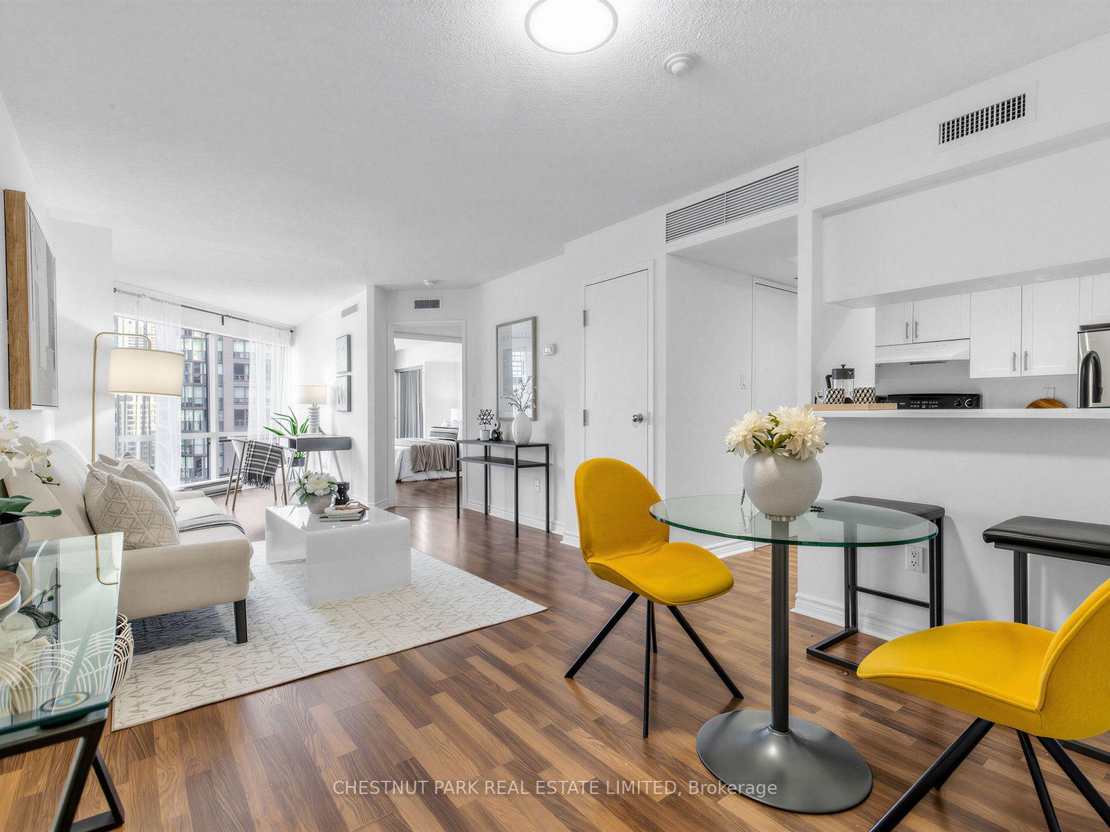 Photo 2 of Unit 1408, 1001 Bay Street, Toronto, Bay Street Corridor — HOMEH