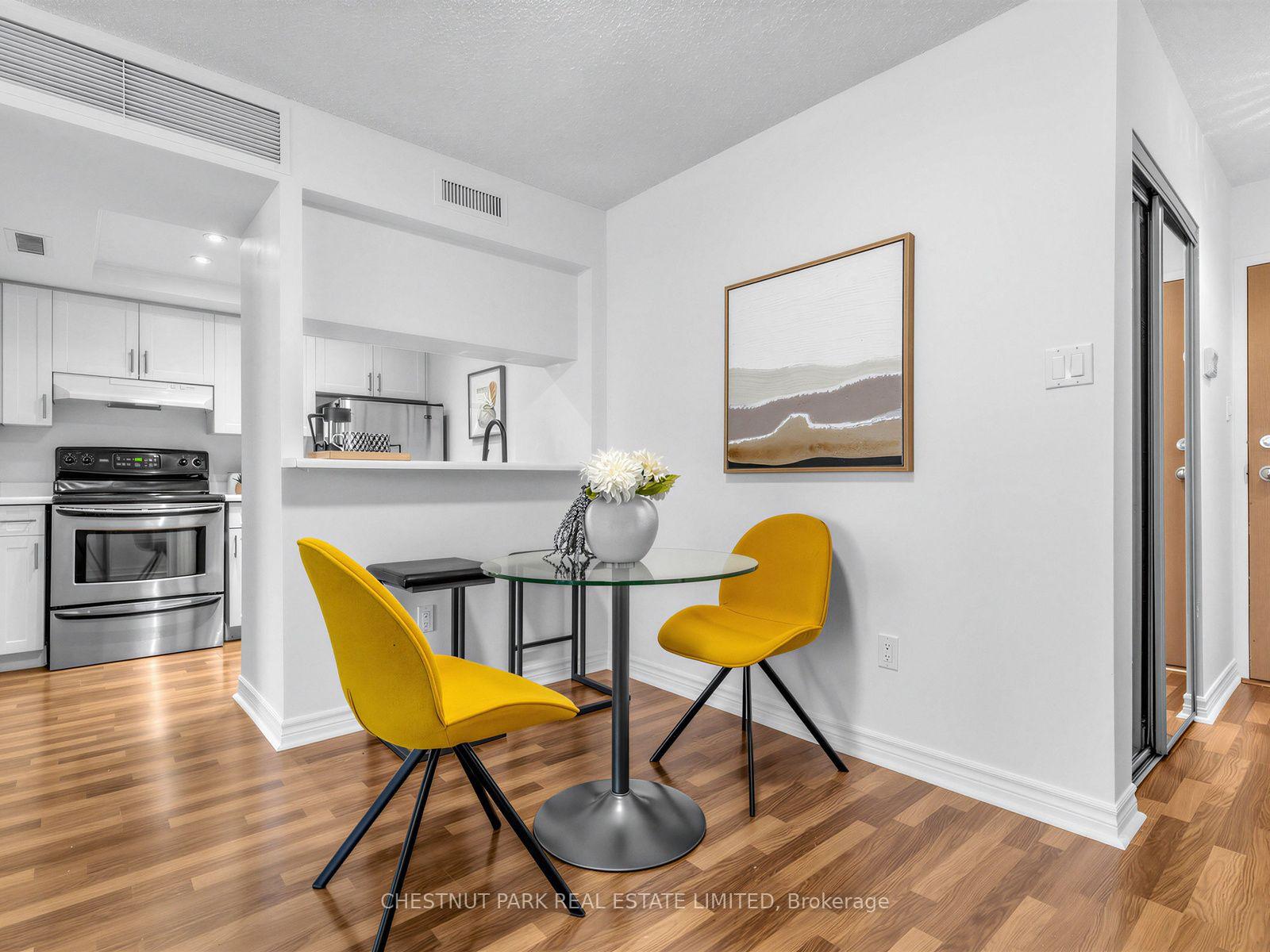 Photo 5 of Unit 1408, 1001 Bay Street, Toronto, Bay Street Corridor — HOMEH