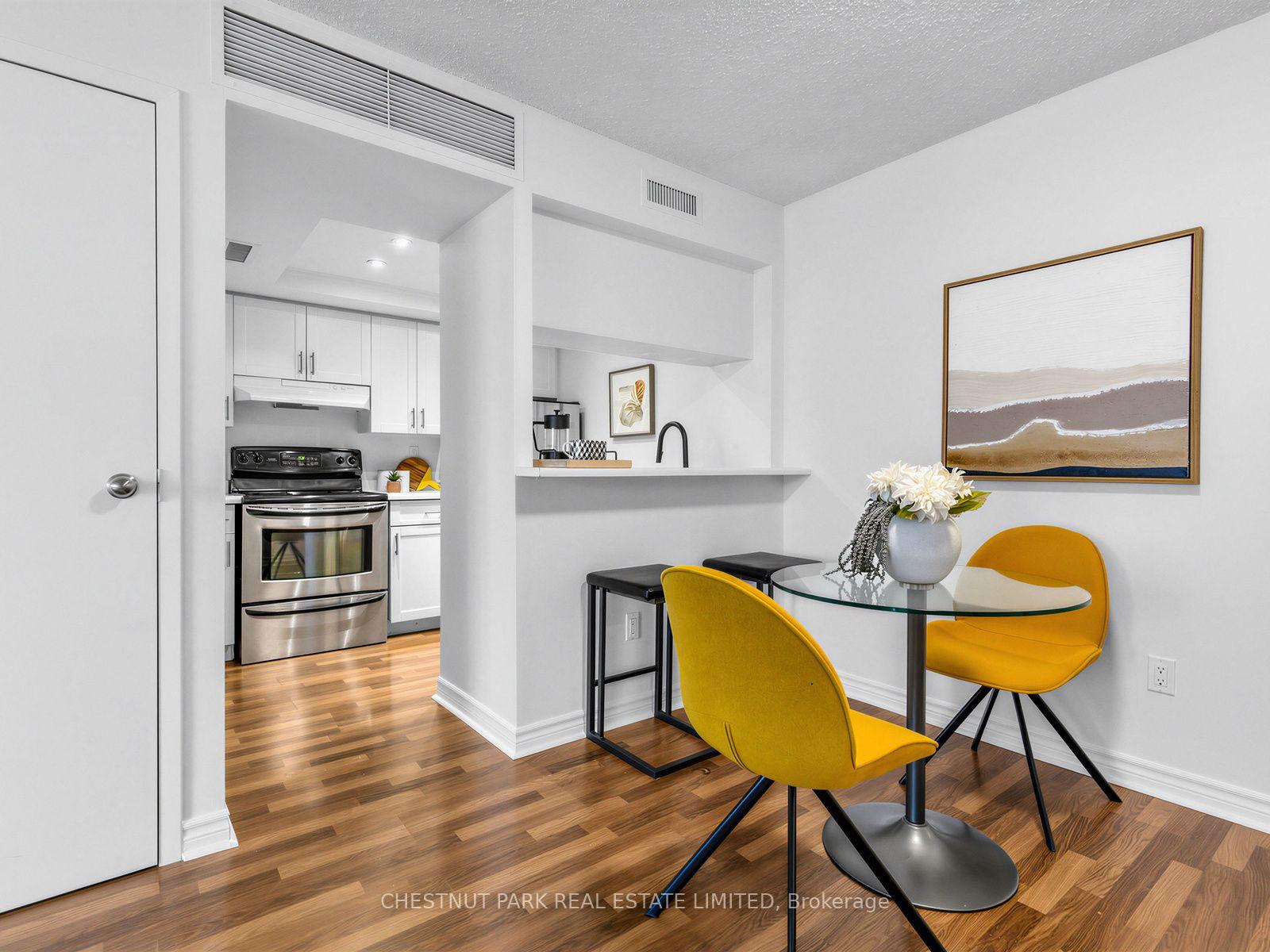 Photo 13 of Unit 1408, 1001 Bay Street, Toronto, Bay Street Corridor — HOMEH