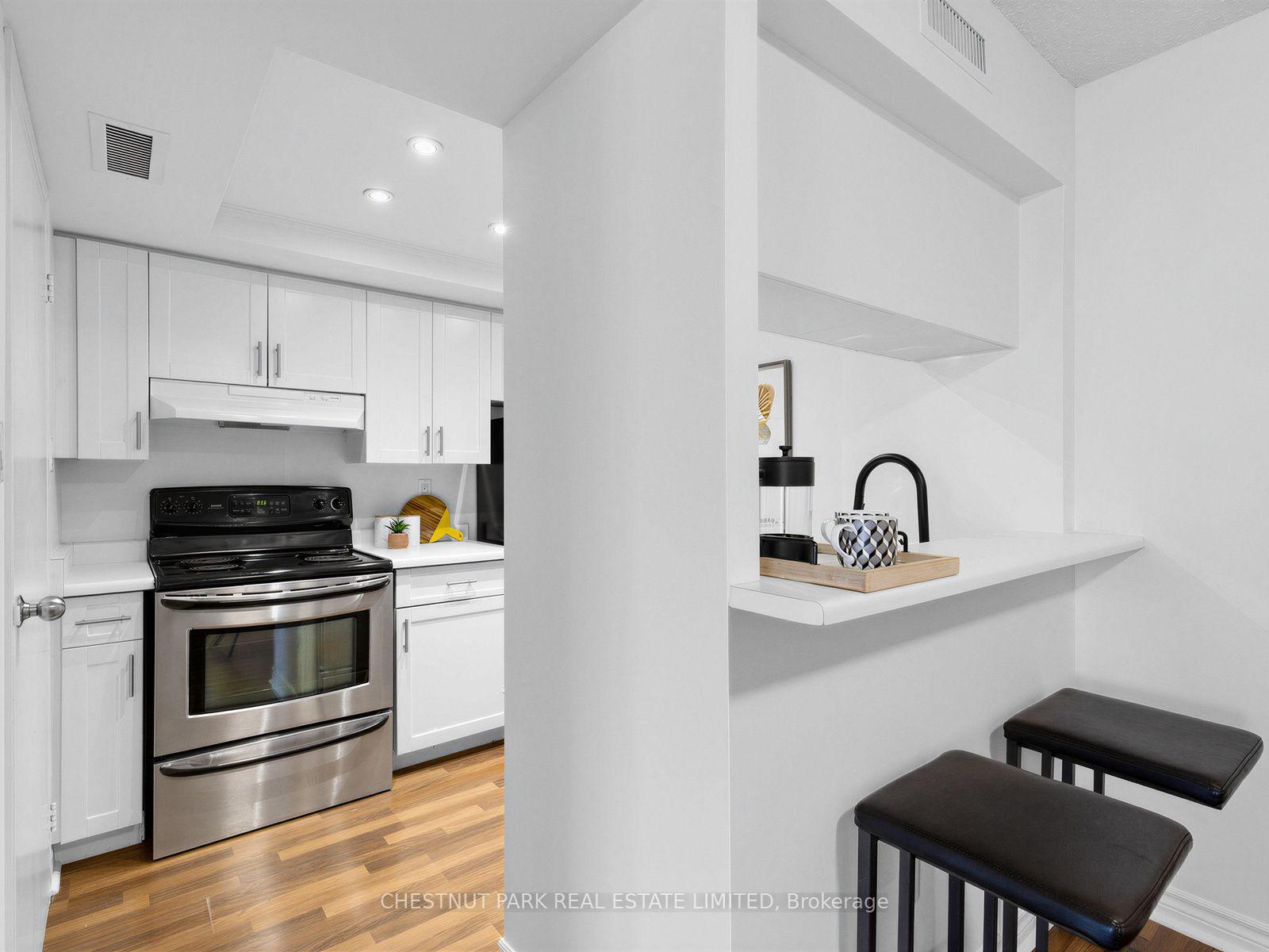 Photo 14 of Unit 1408, 1001 Bay Street, Toronto, Bay Street Corridor — HOMEH