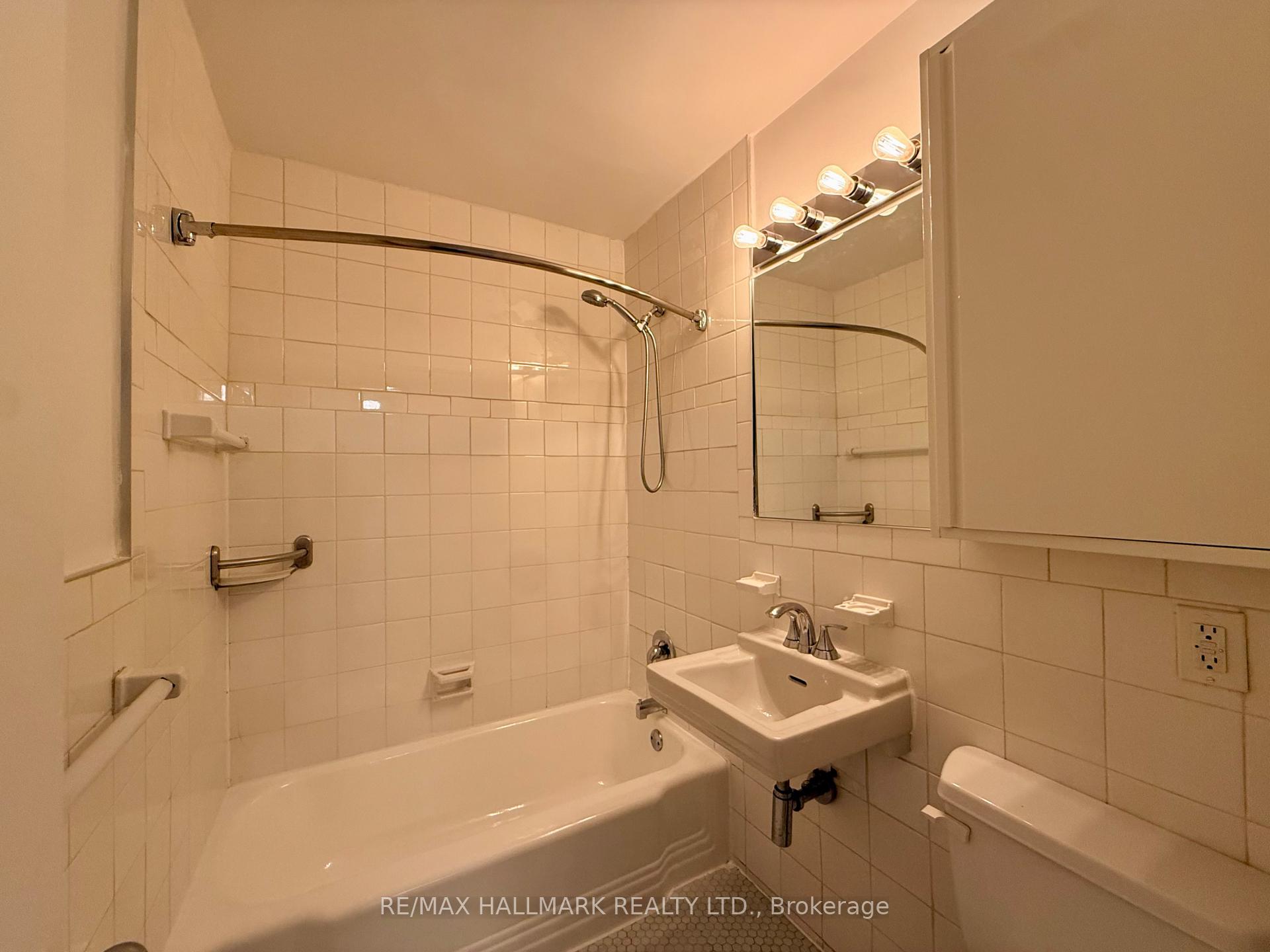 Photo 6 of Unit 101, 30 Upper Canada Drive, North York, St. Andrew-Windfields — HOMEH