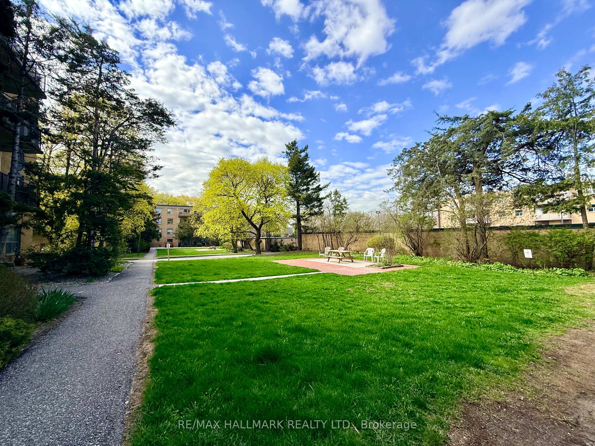 Photo 16 of Unit 101, 30 Upper Canada Drive, North York, St. Andrew-Windfields — HOMEH