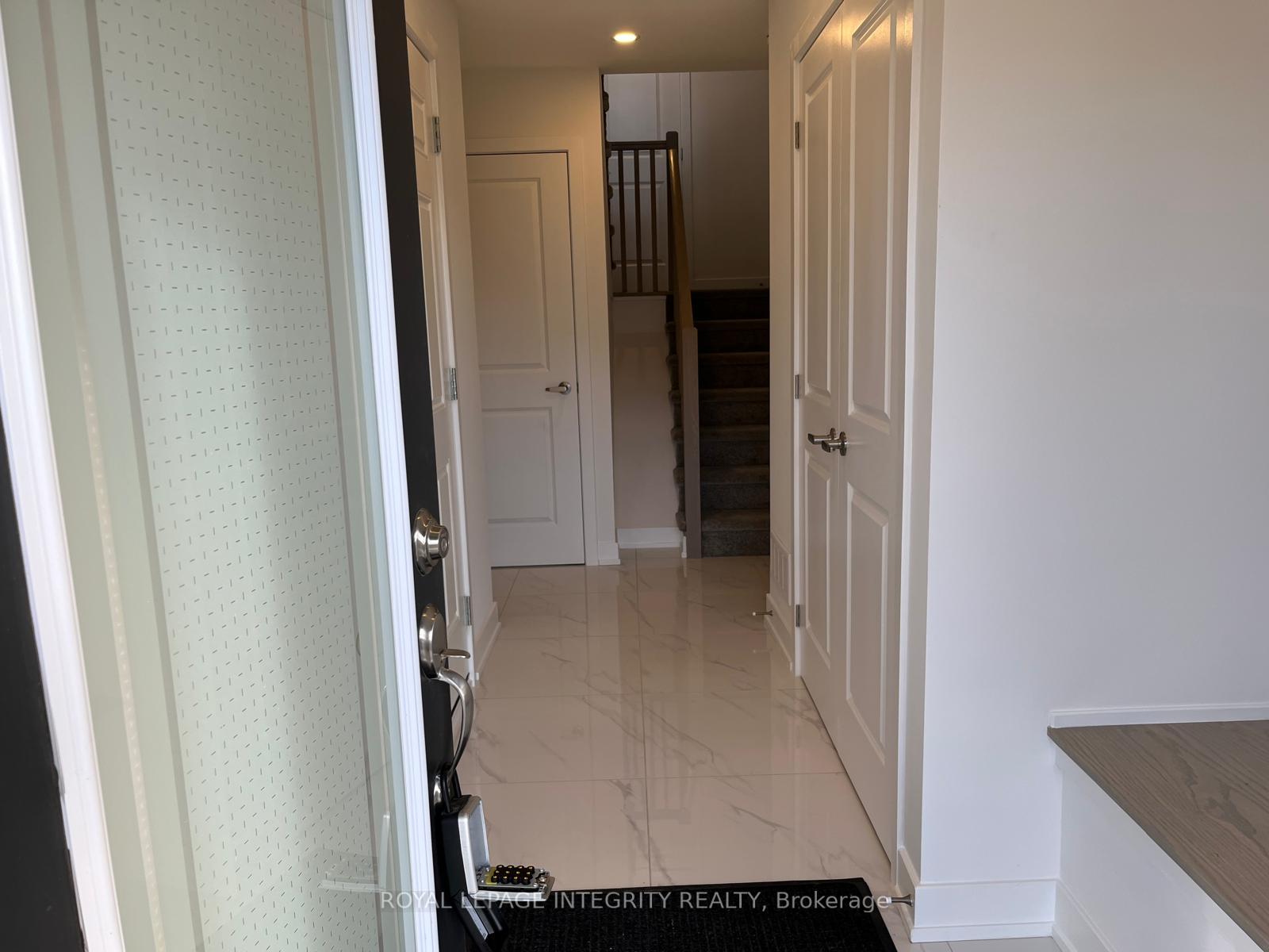 Photo 2 of 552 Tahoe Heights, Ottawa, Leitrim — HOMEH
