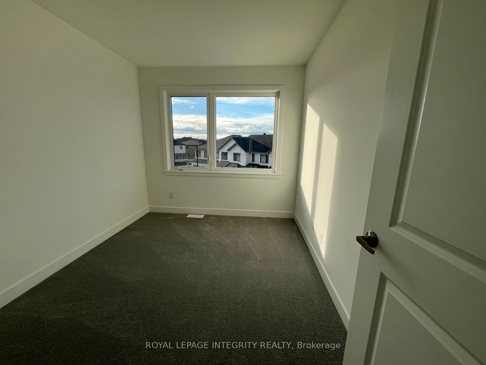 Photo 10 of 552 Tahoe Heights, Ottawa, Leitrim — HOMEH