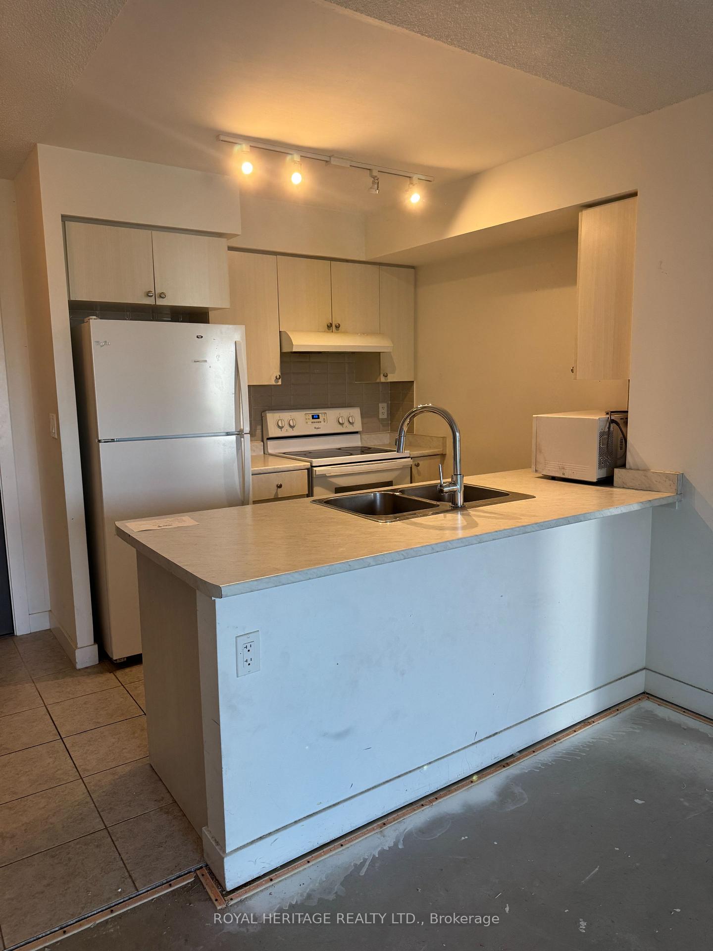 Photo 2 of Unit 403, 1346 Danforth Road, Scarborough, Eglinton East — HOMEH