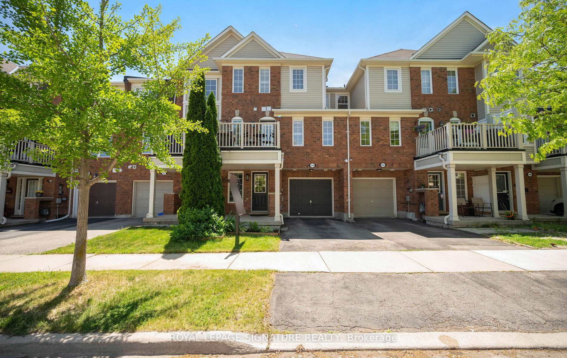 Photo 3 of 944 Deverell Place, Milton, Coates — HOMEH