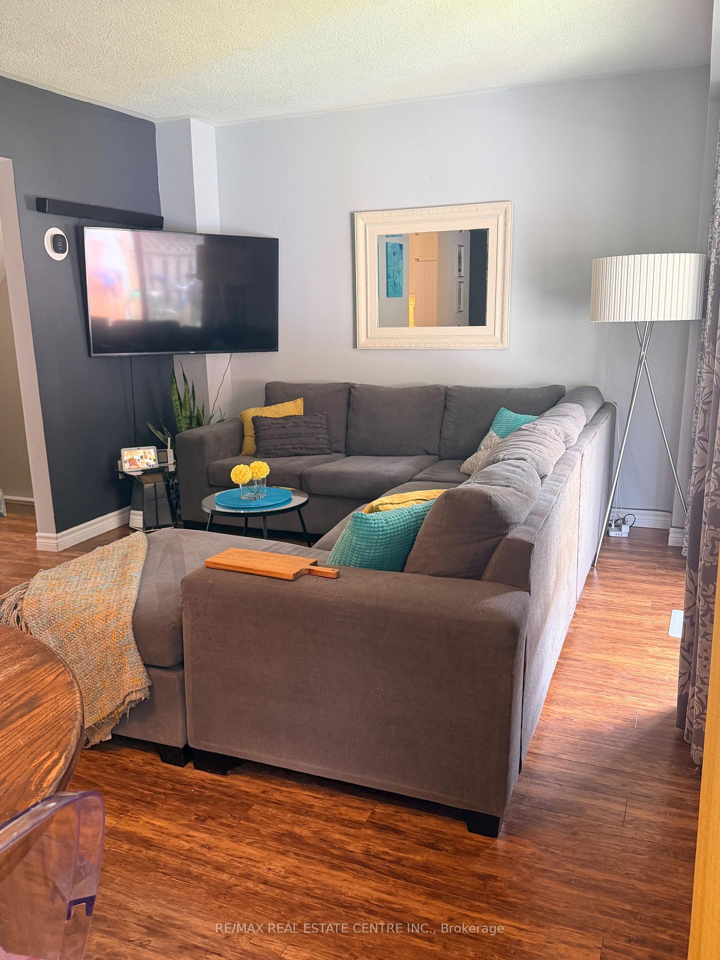 Photo 5 of Unit 1, 325 William Street, Shelburne — HOMEH