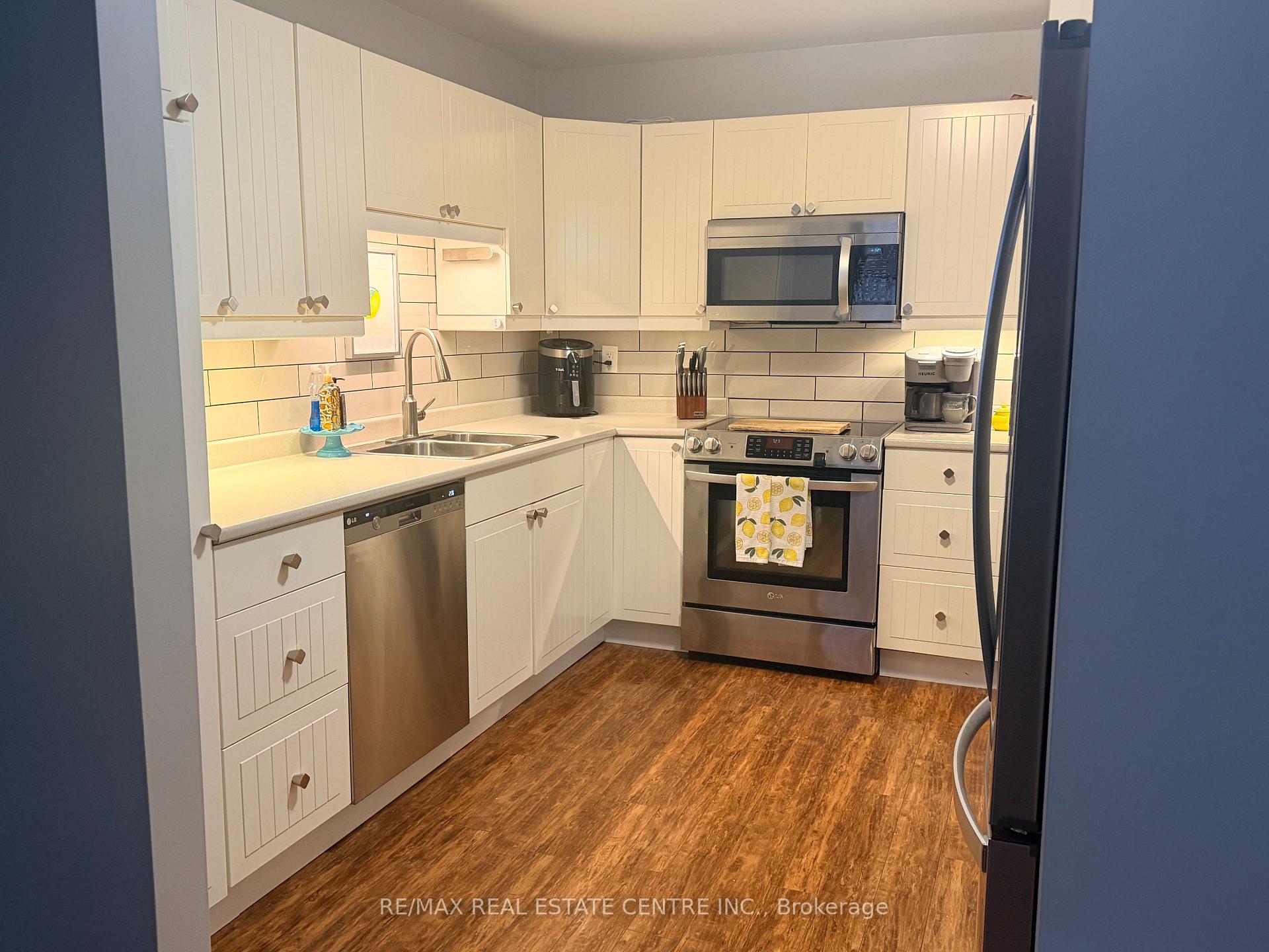 Photo 9 of Unit 1, 325 William Street, Shelburne — HOMEH