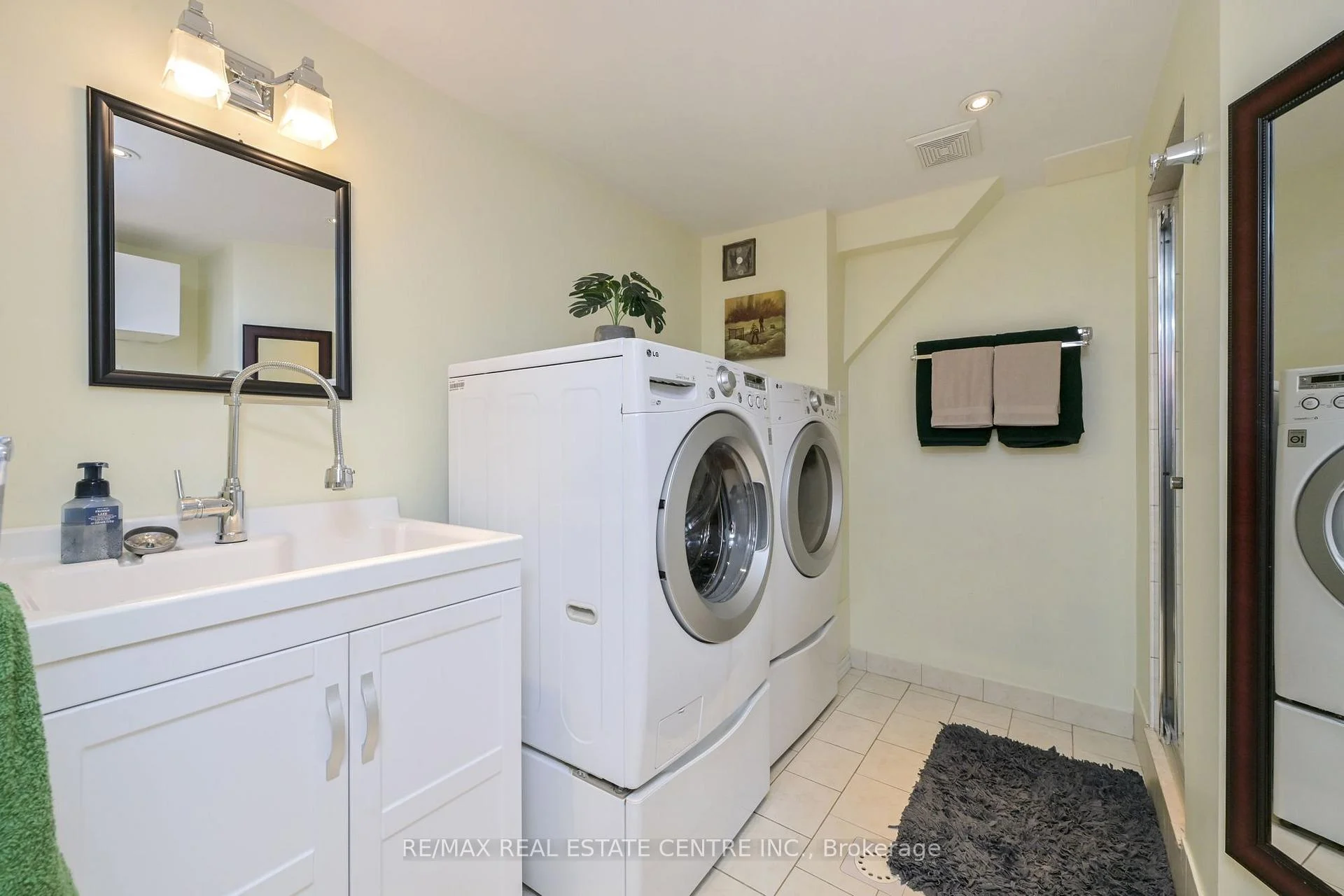 Photo 42 of Unit 1, 325 William Street, Shelburne — HOMEH