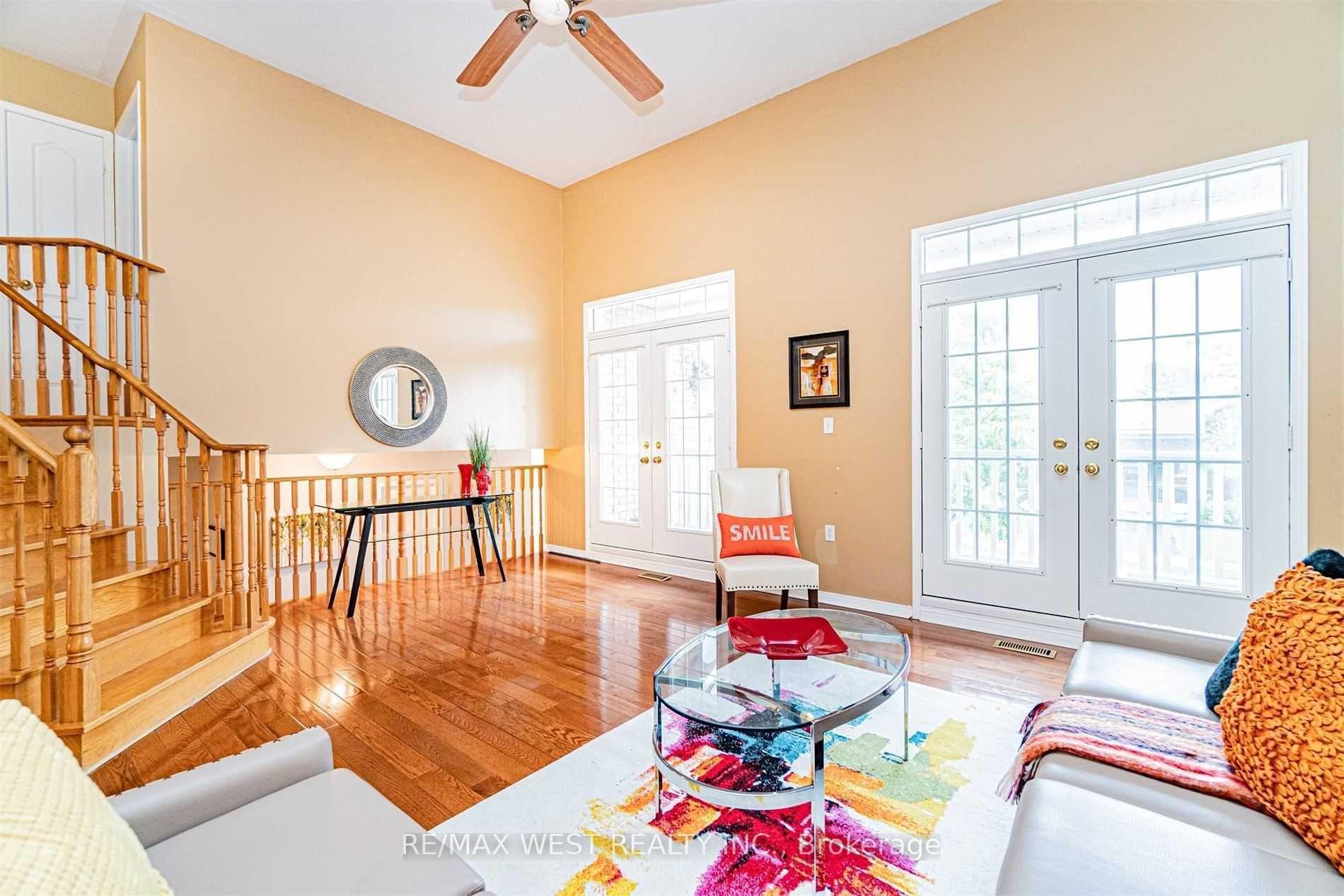 Photo 4 of 37 Charleswood Circle, Brampton, Fletcher's Meadow — HOMEH