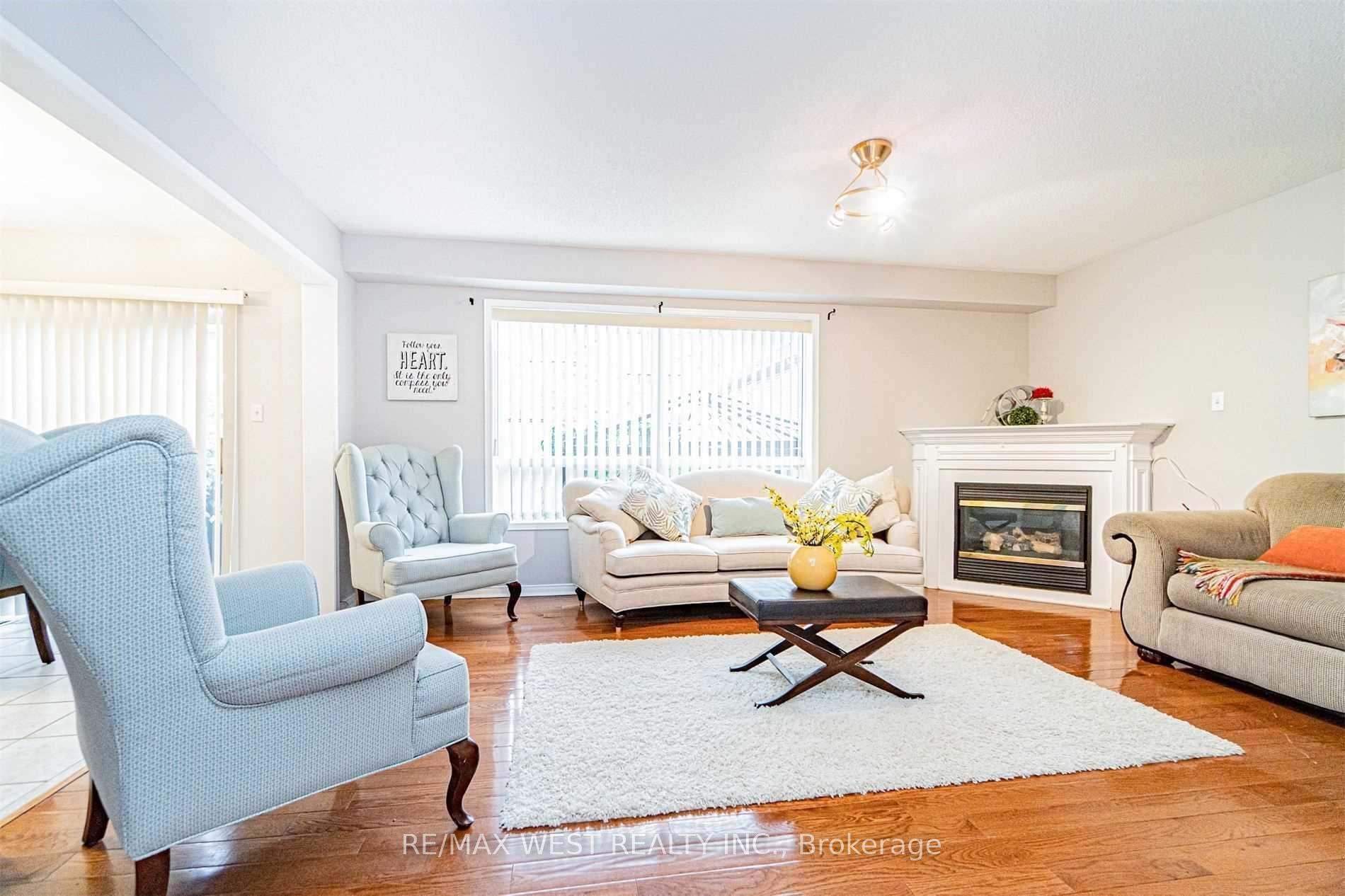 Photo 8 of 37 Charleswood Circle, Brampton, Fletcher's Meadow — HOMEH