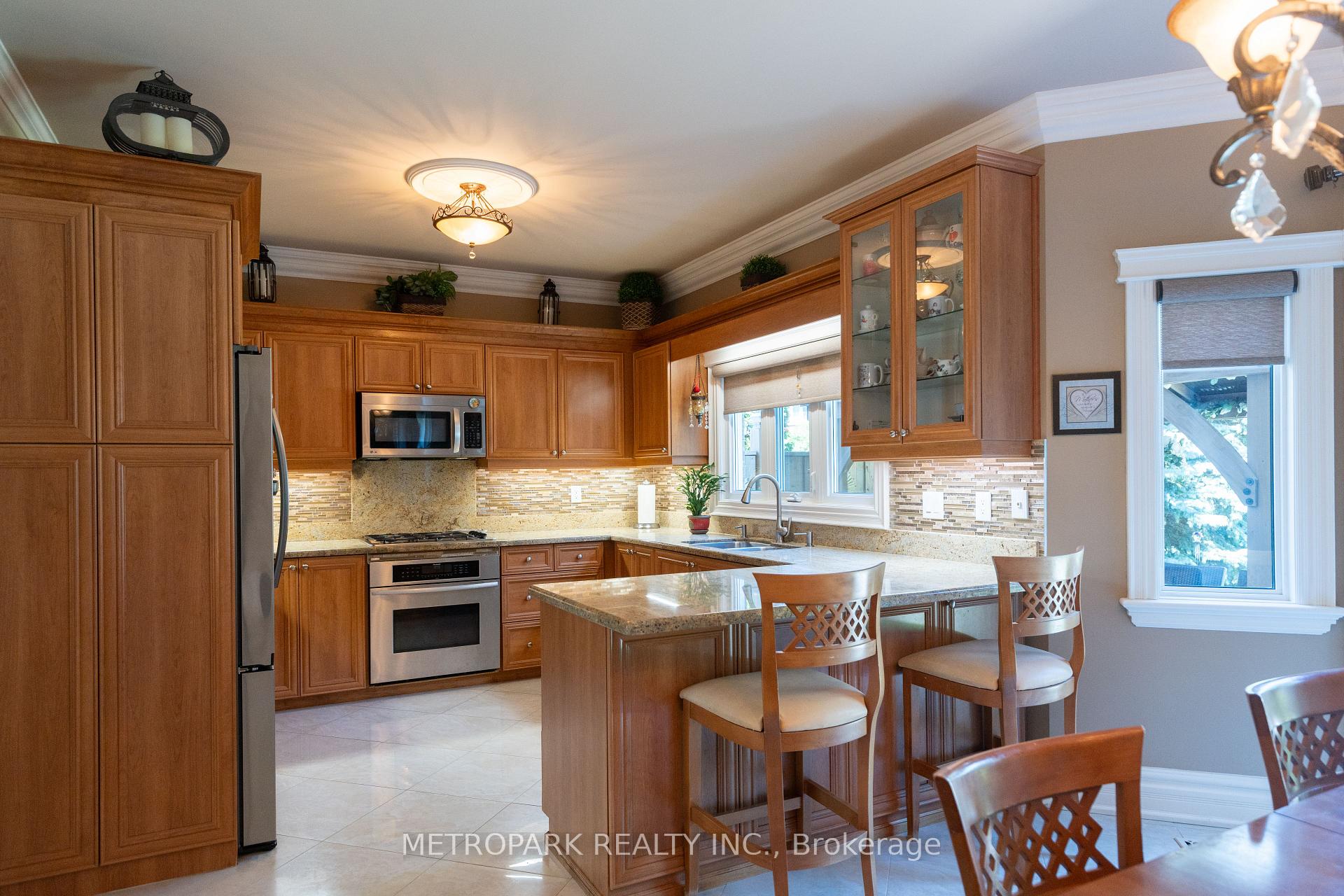 Photo 3 of 56 Bindertwine Boulevard, Vaughan, Kleinburg — HOMEH