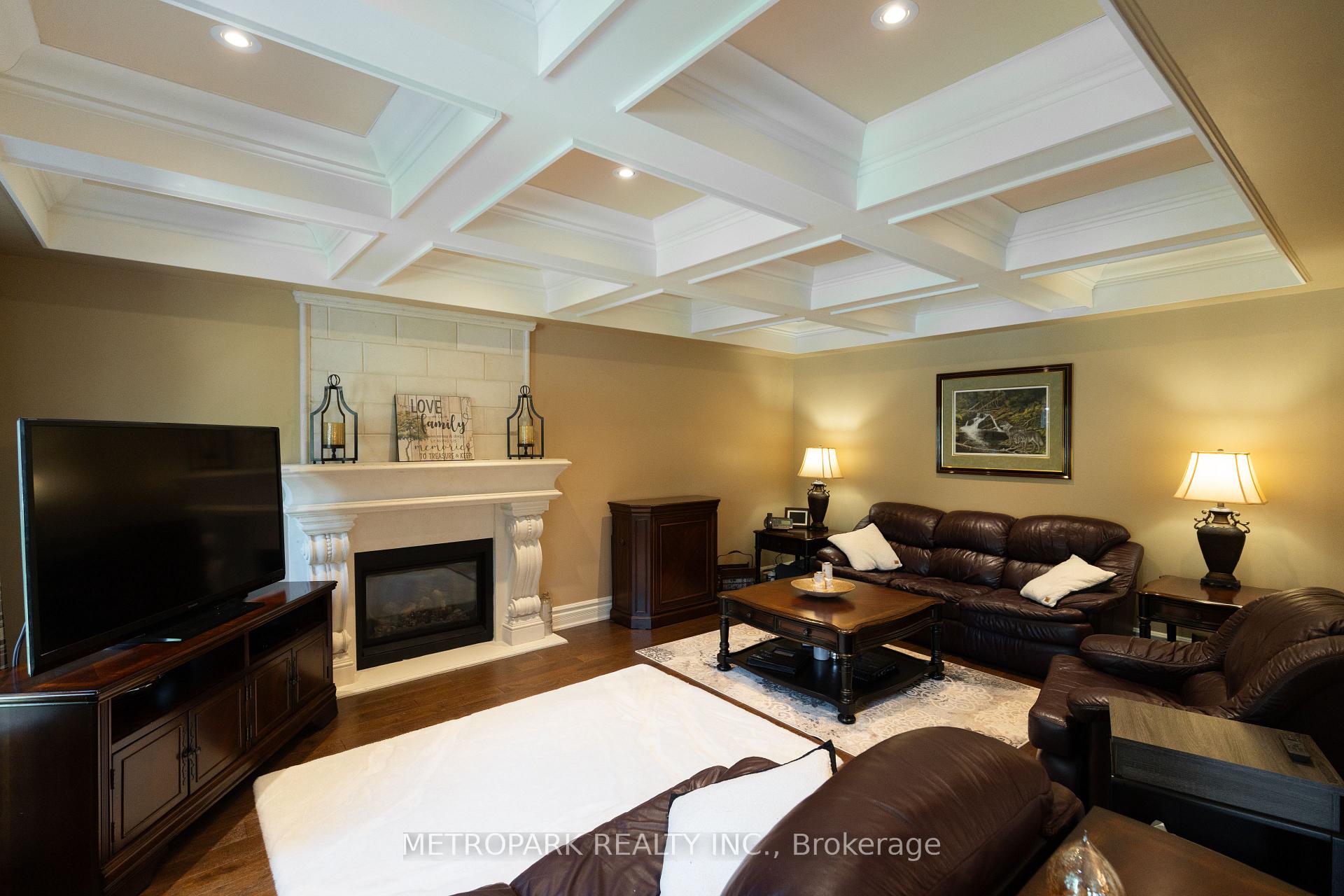 Photo 5 of 56 Bindertwine Boulevard, Vaughan, Kleinburg — HOMEH