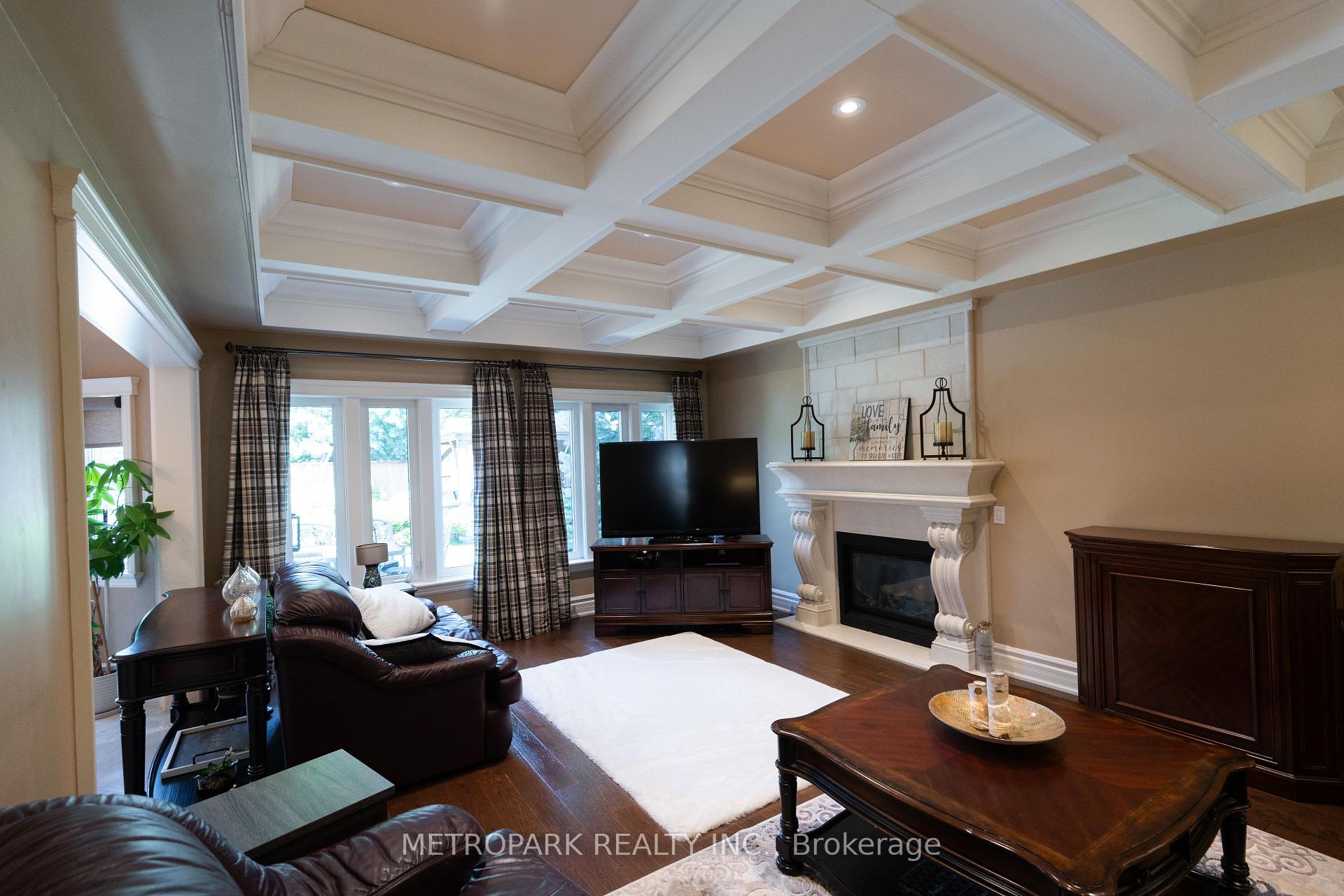 Photo 6 of 56 Bindertwine Boulevard, Vaughan, Kleinburg — HOMEH