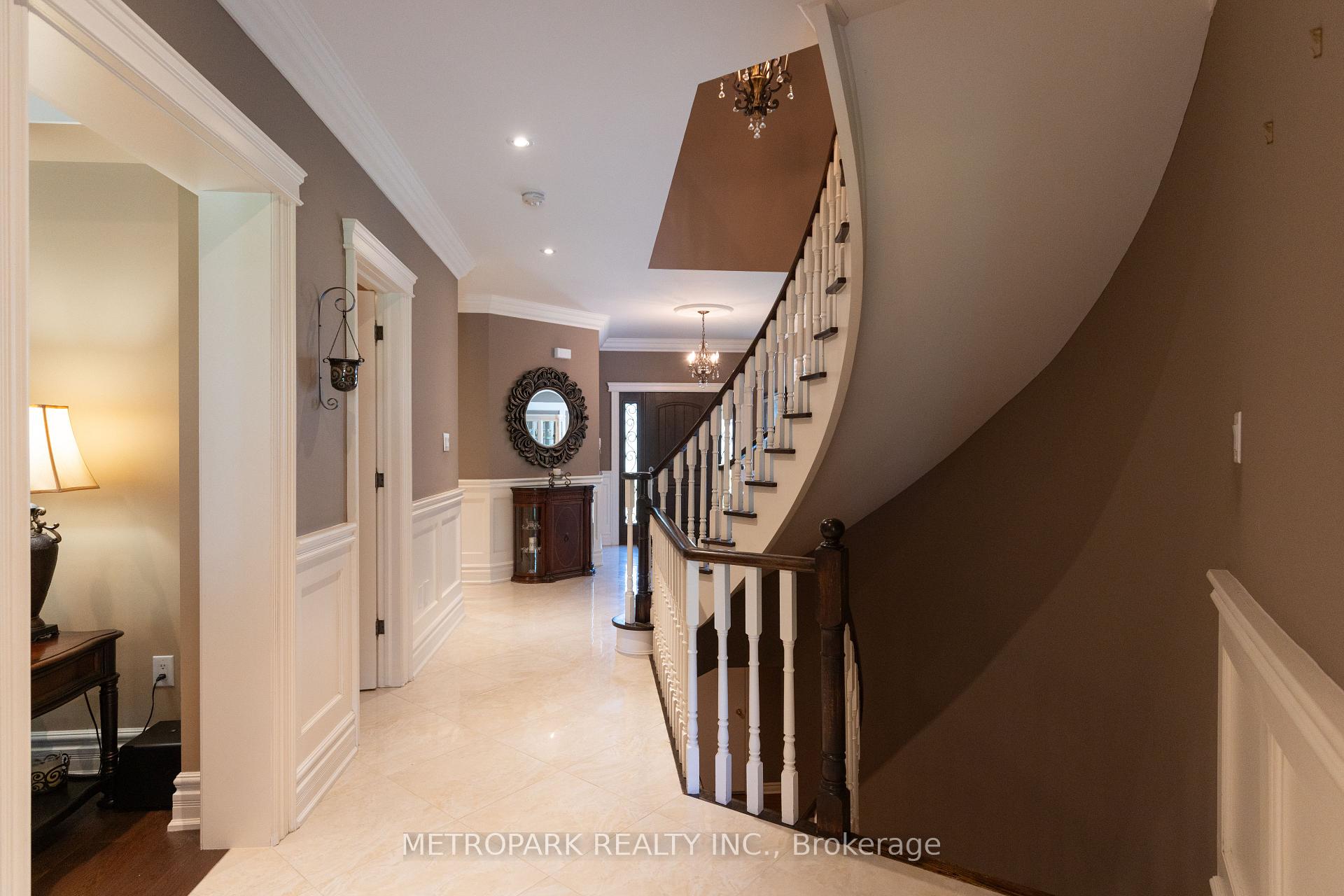 Photo 8 of 56 Bindertwine Boulevard, Vaughan, Kleinburg — HOMEH