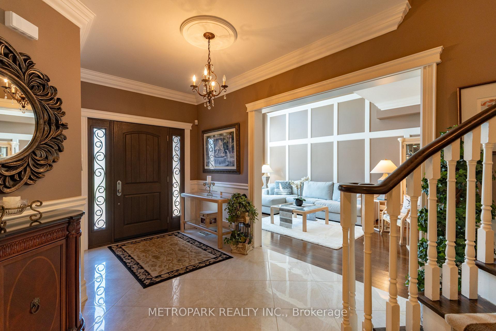 Photo 10 of 56 Bindertwine Boulevard, Vaughan, Kleinburg — HOMEH